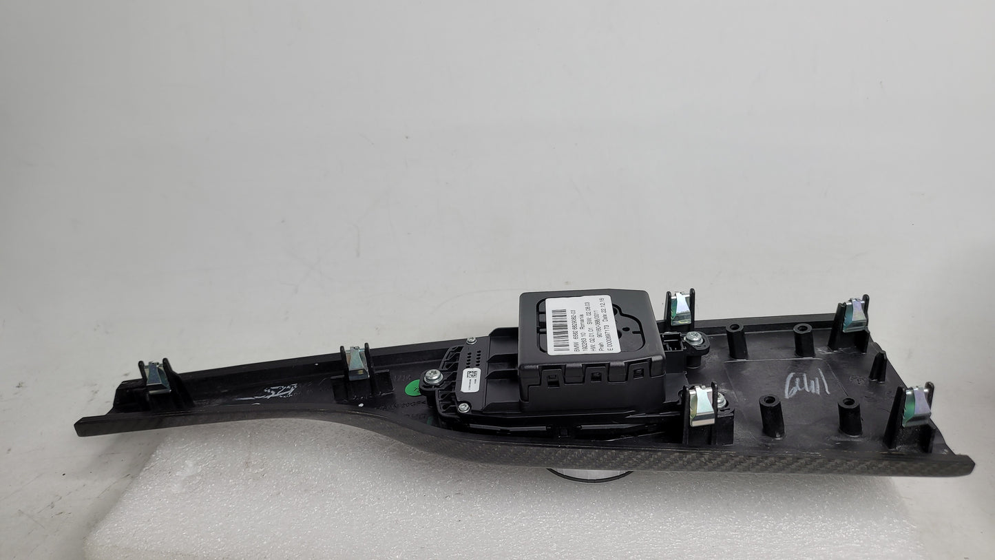 BMW M3 F80 CENTRE CONSOLE TRIM CARBON W/ SWITCH iDrive Controller - 6829082