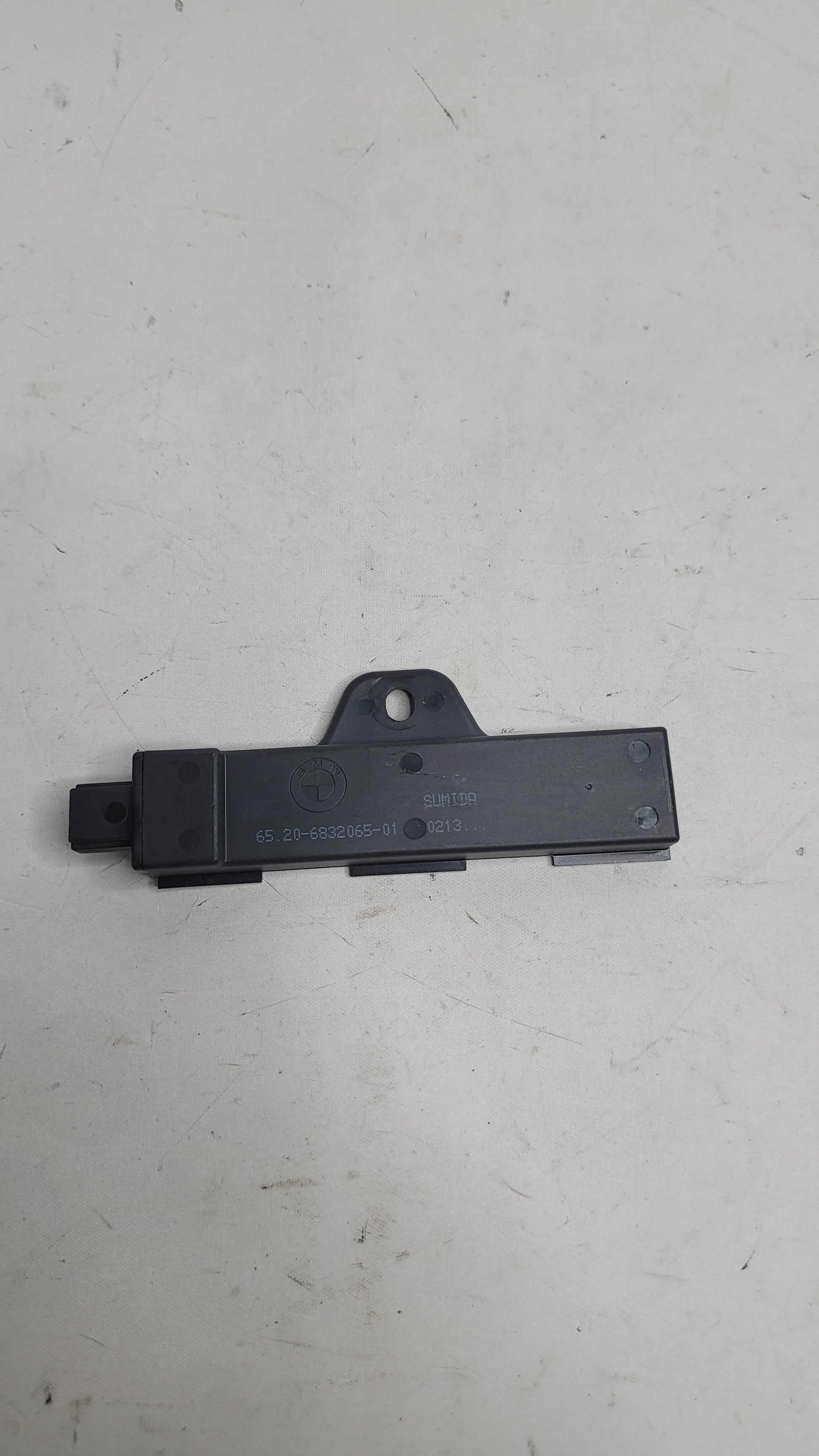 BMW G80 M3 comfort access antenna 6832065-01 - MPerformance.parts
