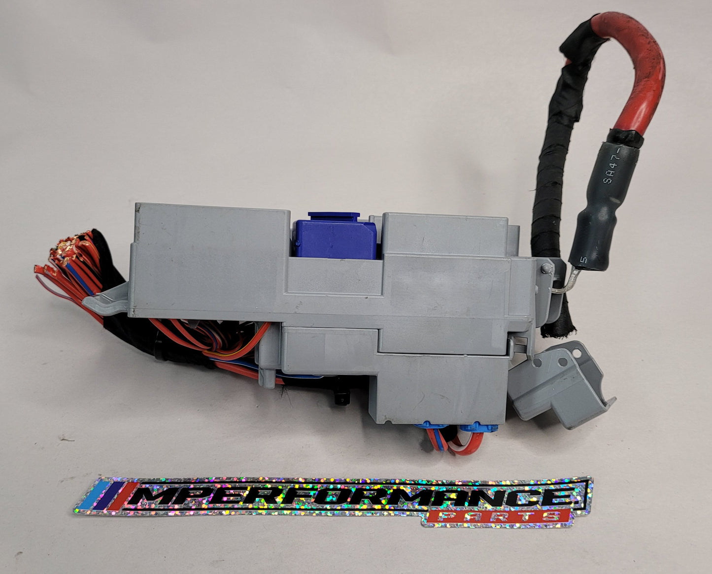 M3 X3 X5 Series G80 G01 G05 Interior Front Fuse Relay Box 6114 6807487 - MPerformance.parts