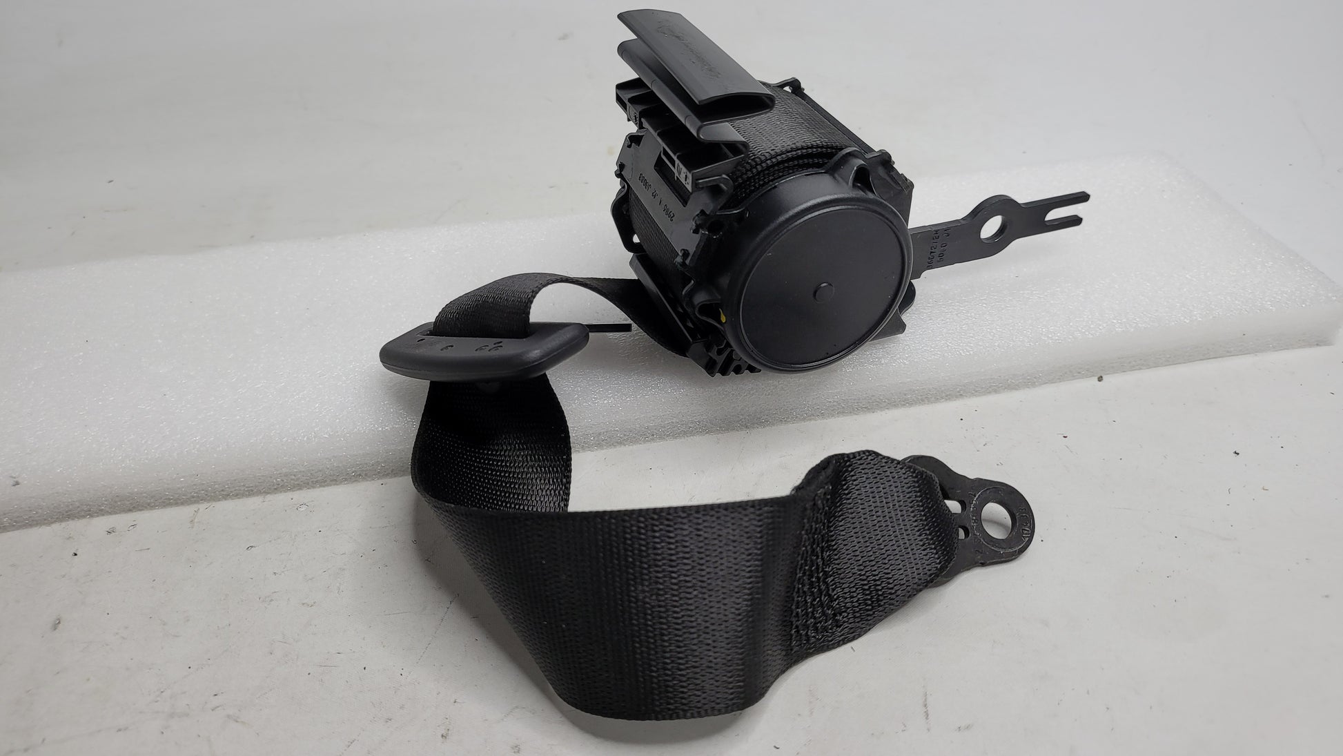 BMW M3 F80 SERIES SEAT BELT REAR RIGHT SIDE 619185300E - MPerformance.parts
