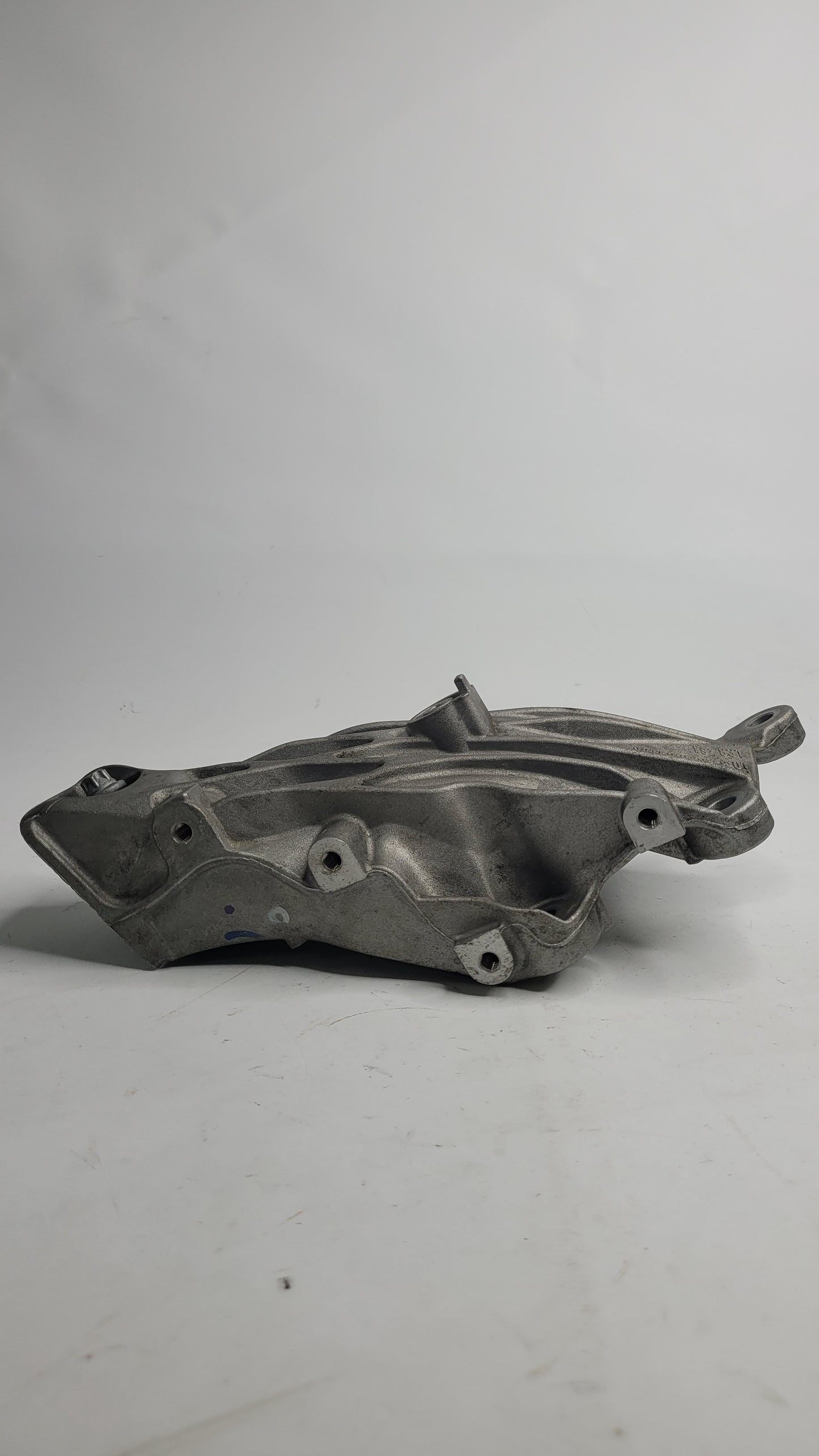 BMW M3 G80 M4 G82 G83 ENGINE SUPPORT BRACKET 8053548 - MPerformance.parts