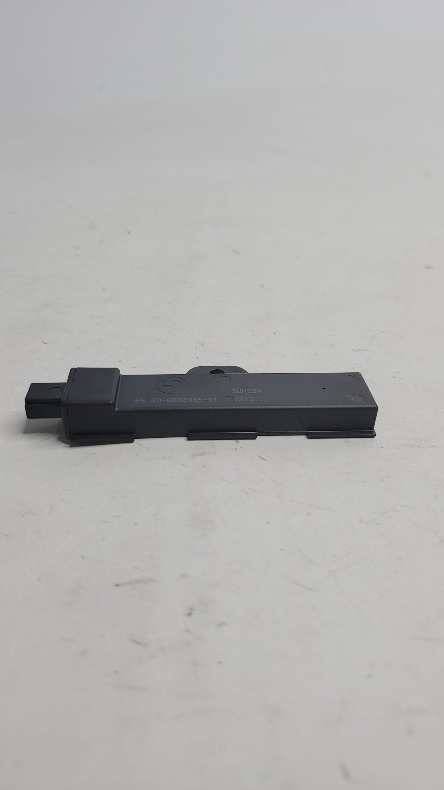 BMW G80 M3 comfort access antenna 6832065-01 - MPerformance.parts