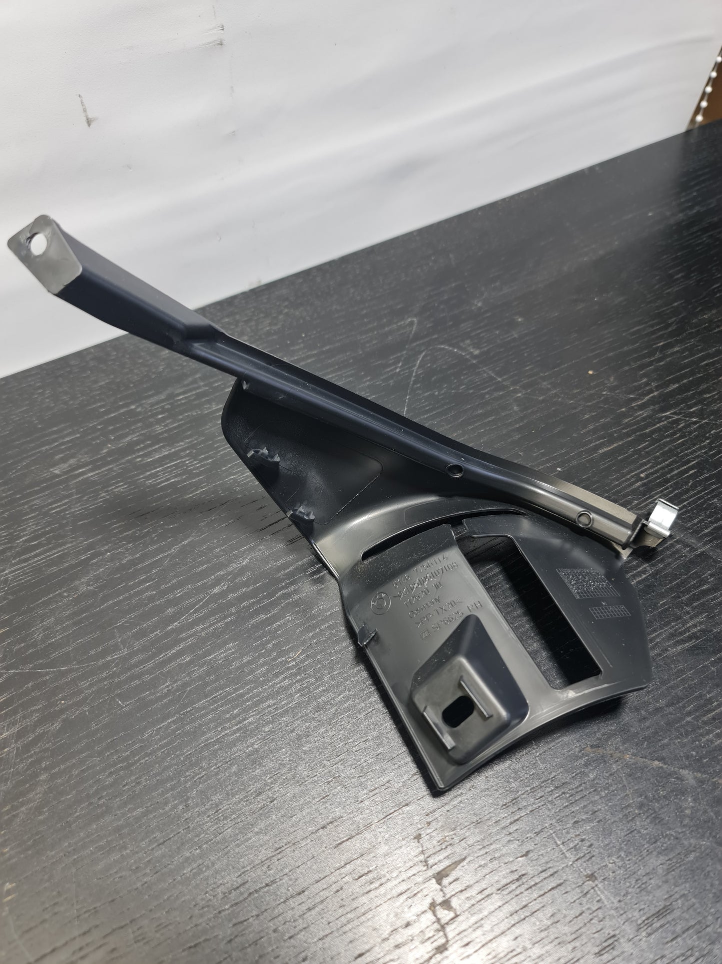 BMW M3 F80 – HINTEN Rechts – Sicherheitsgurt-Abdeckung/Verkleidung 7256114