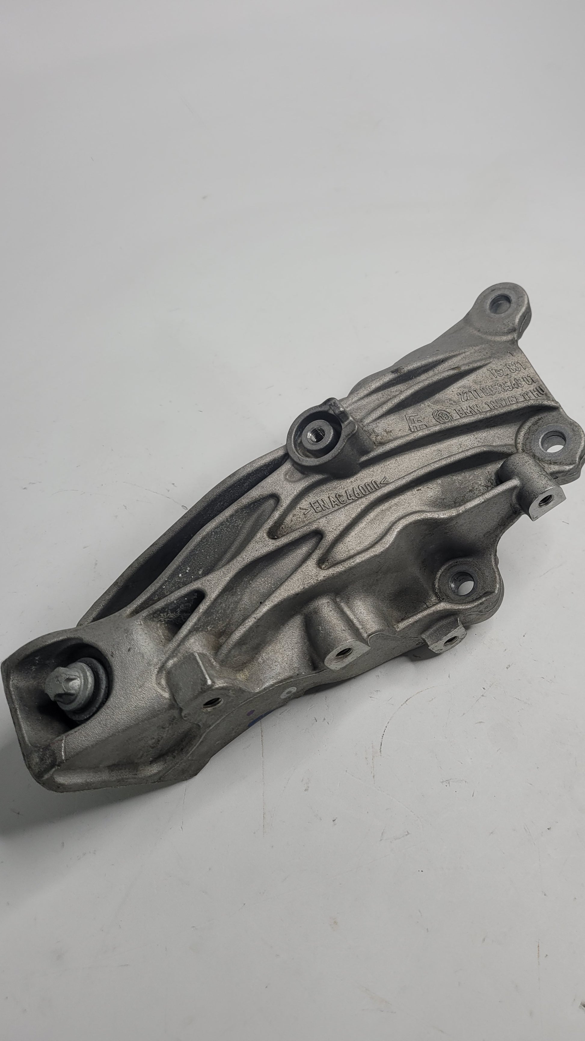 BMW M3 G80 M4 G82 G83 ENGINE SUPPORT BRACKET 8053548 - MPerformance.parts