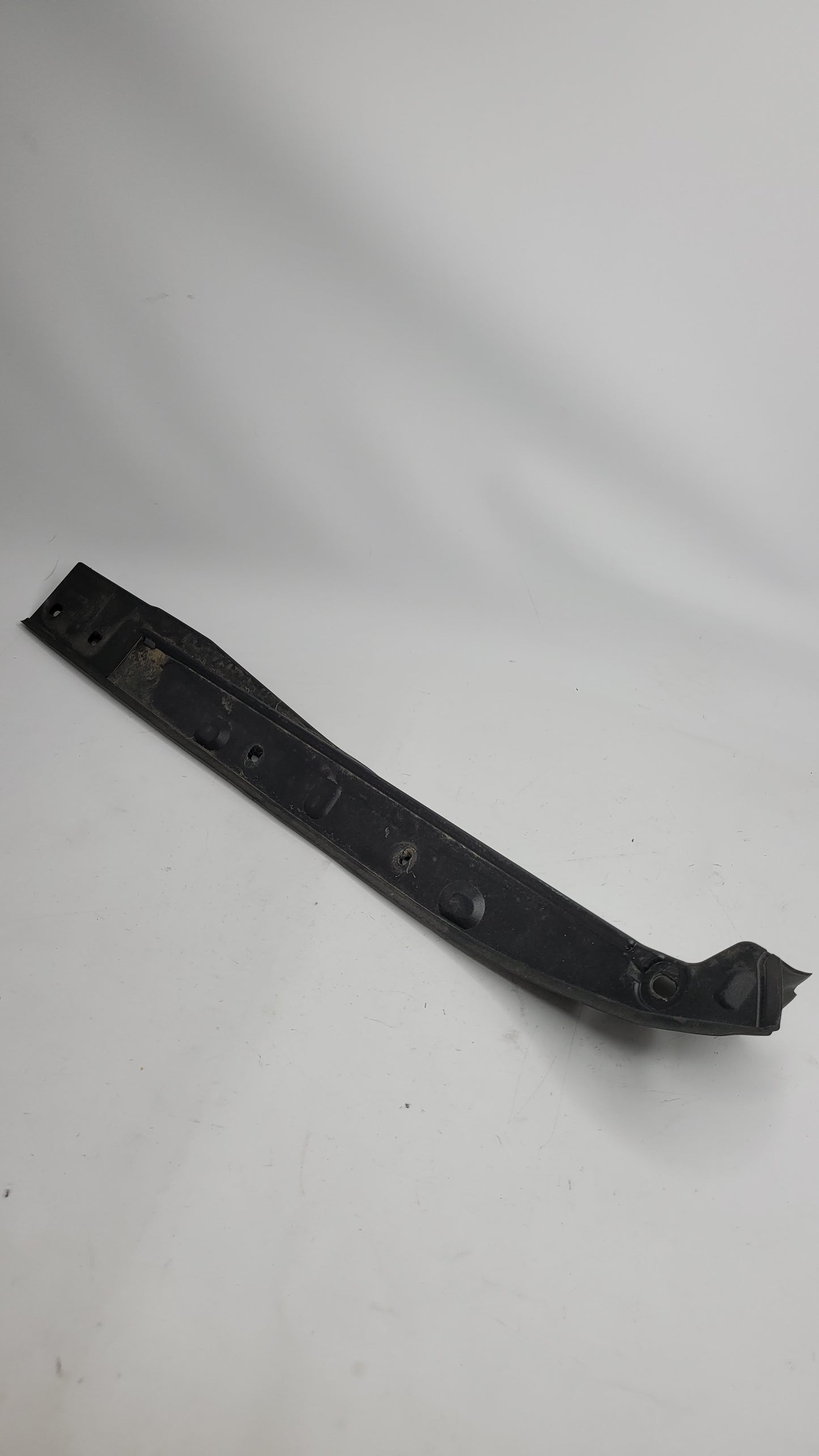 G82 M4 Front Left Wing Plastic 7486825