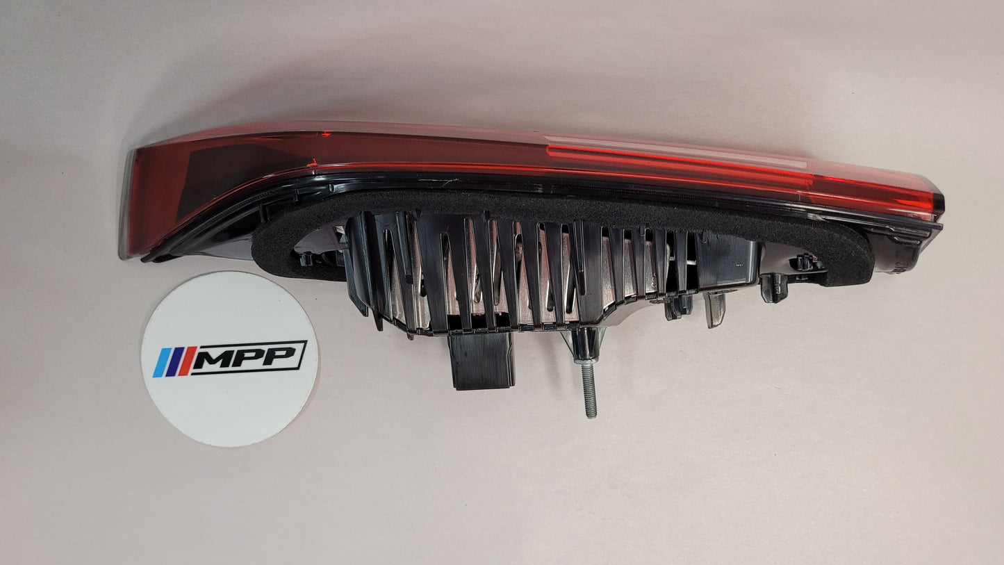 BMW M4 COMPETITION G82 REAR LIGHT ON THE BODY PASSENGER SIDE LEFT 7477603 - MPerformance.parts