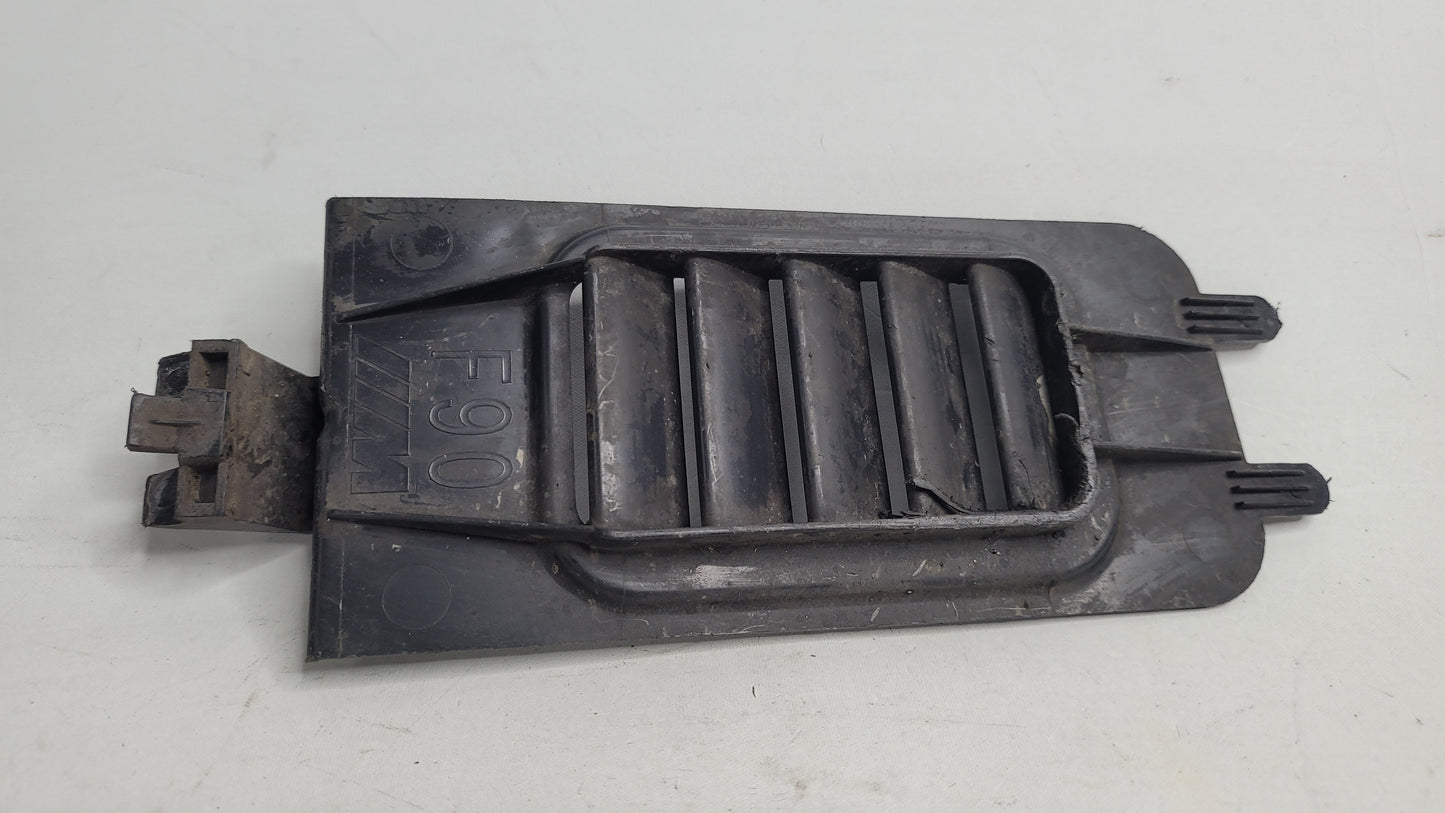 BMW G80 M3 M5 FENDER LINER VENT COVER SPLASH SHIELD 51718070703 - MPerformance.parts