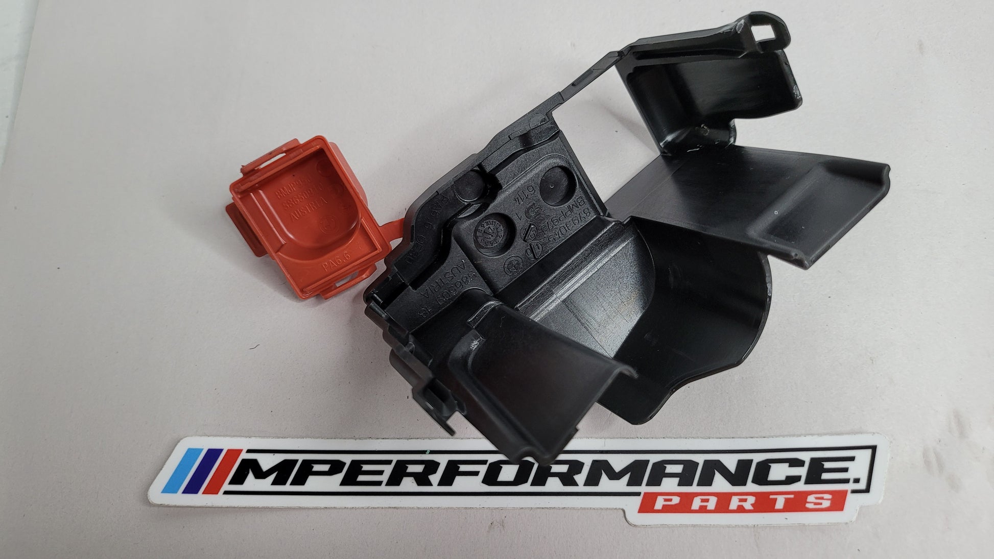 BMW G80 M3 FUSE BATTERY JUNCTION BOX BLOCK COVER 8793045 - MPerformance.parts