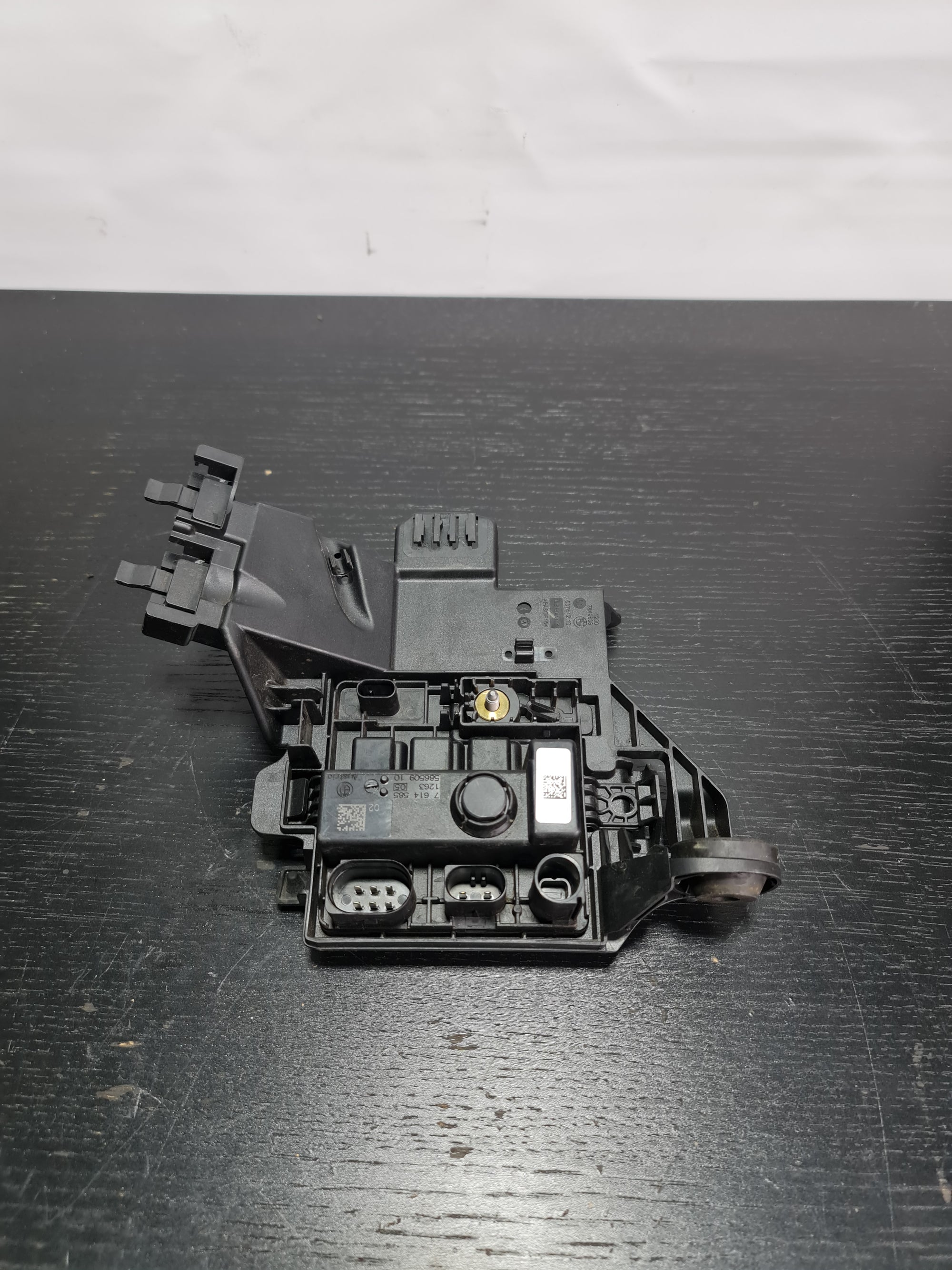 BMW M3 F80 INTEGRATED SUPPLY MODULE 12637614585 - MPerformance.parts