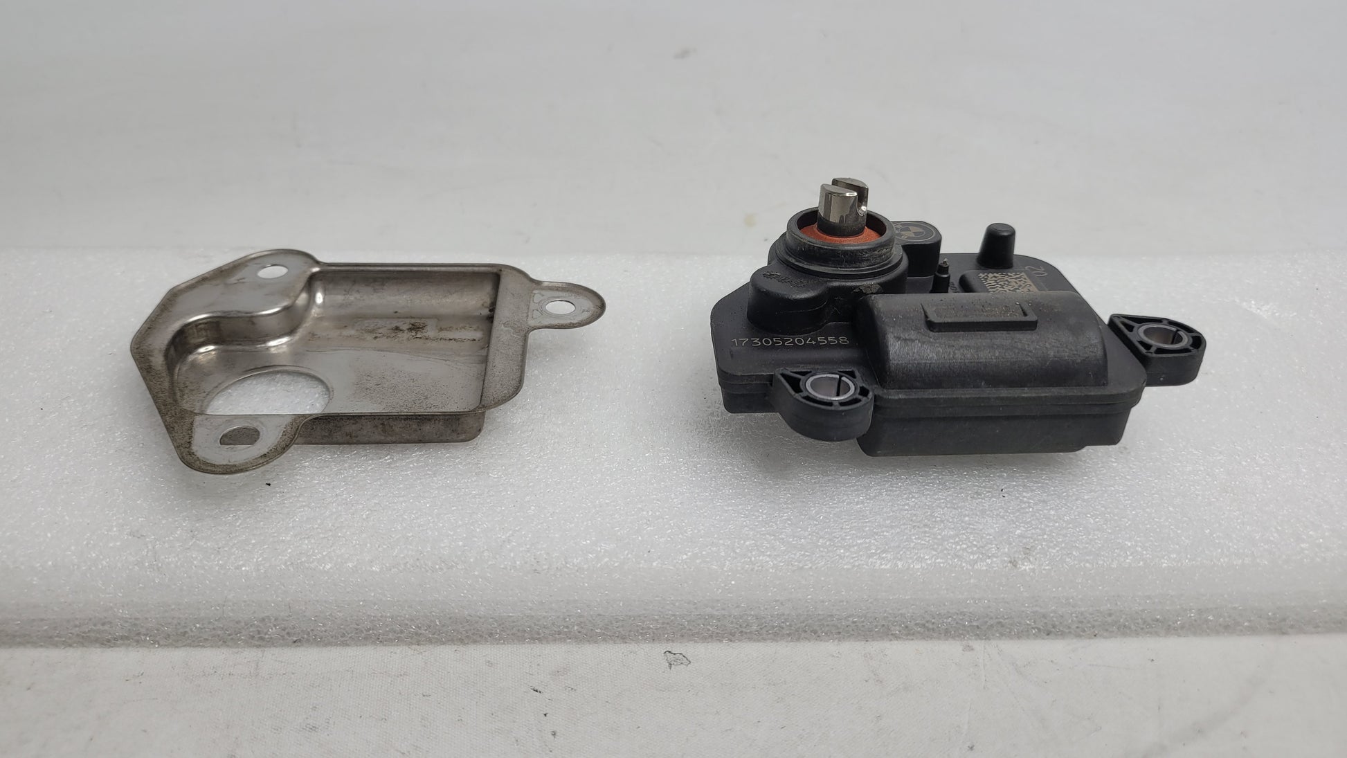 BMW M3 F30, F80 EXHAUST FLAP ACTUATOR 7851568 - MPerformance.parts