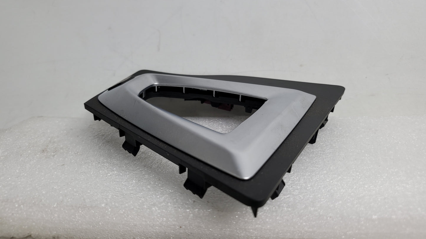 BMW M3/M4 F80/F82 OEM Gear Surround Trim Panel 82417001