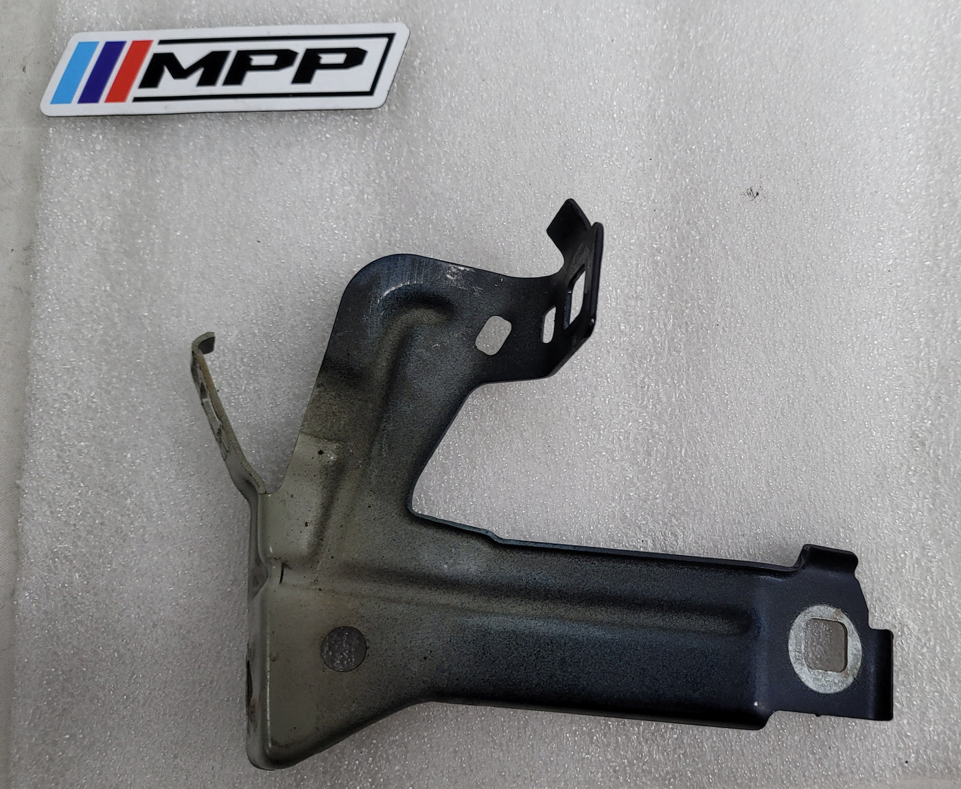 BMW M4 F82 Front Guard Fender Bracket Mount LHS 8055703 - MPerformance.parts