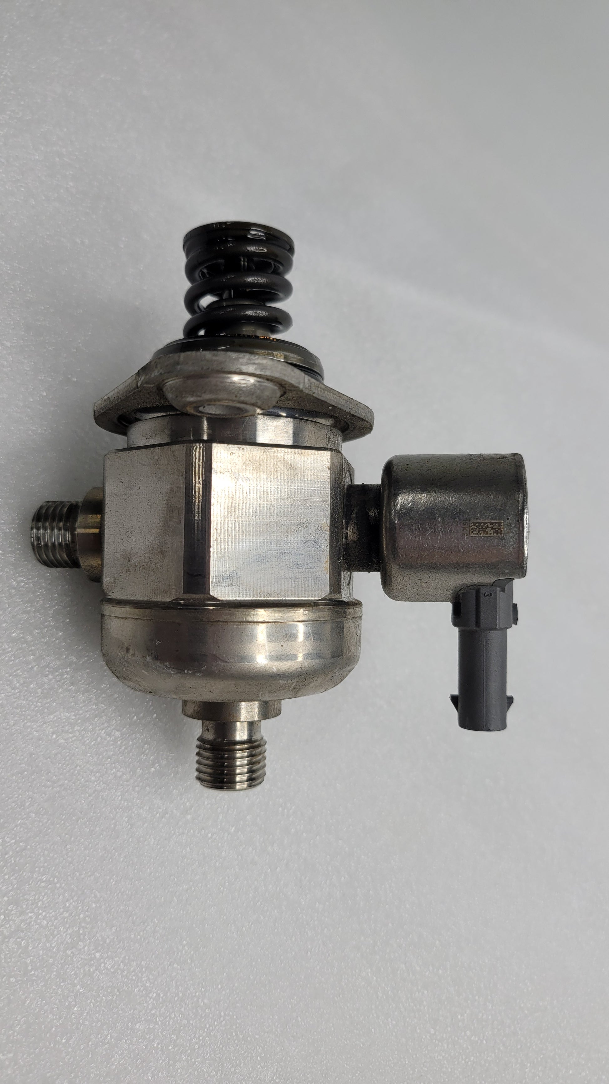 BMW F82 M4 F87 F80 F83 High-Pressure High Pressure Pump 7847204 - MPerformance.parts