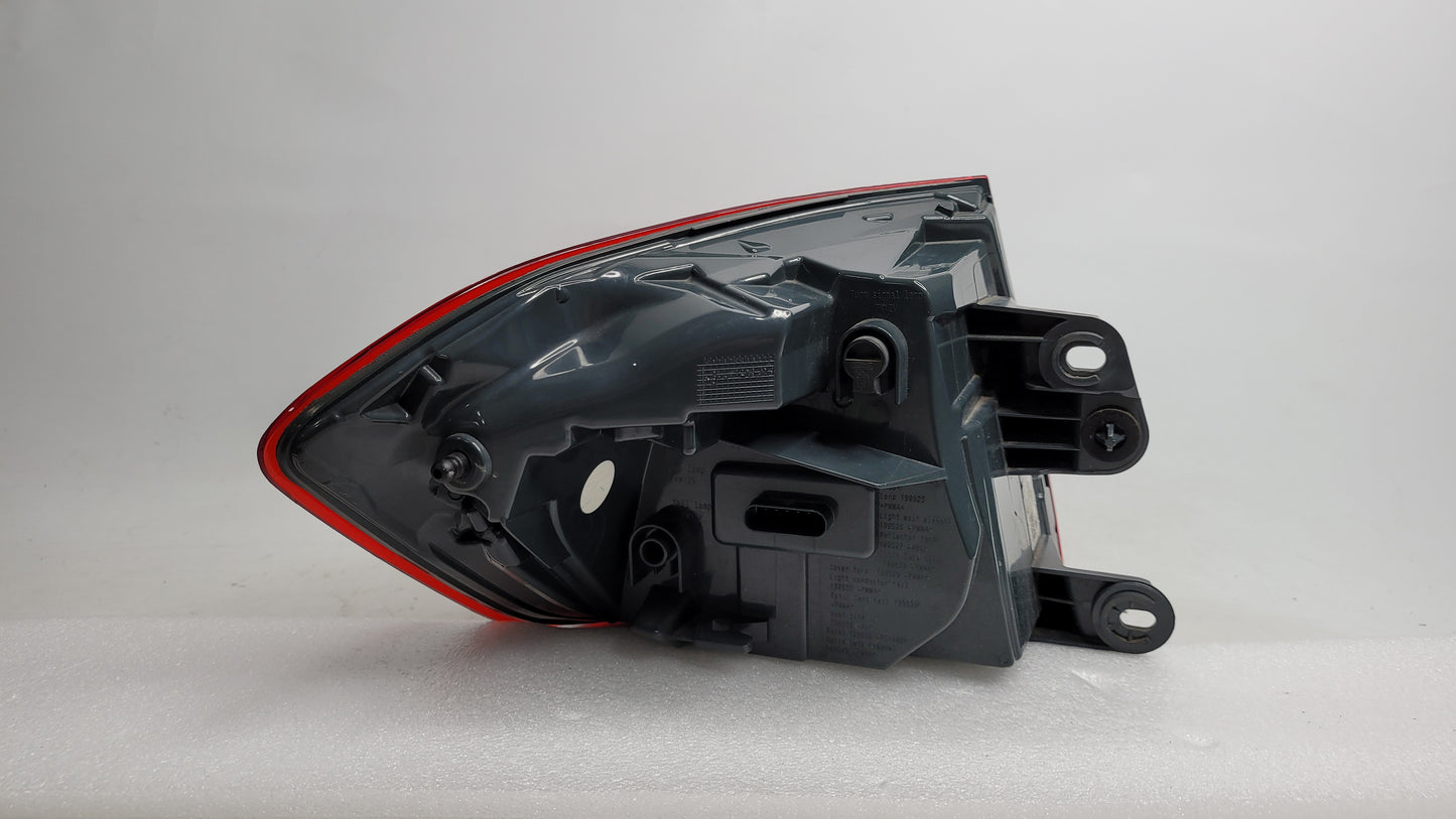 BMW 3 SERIES REAR TAIL LIGHT RIGHT SIDE DRIVER SIDE h4736911806 - MPerformance.parts