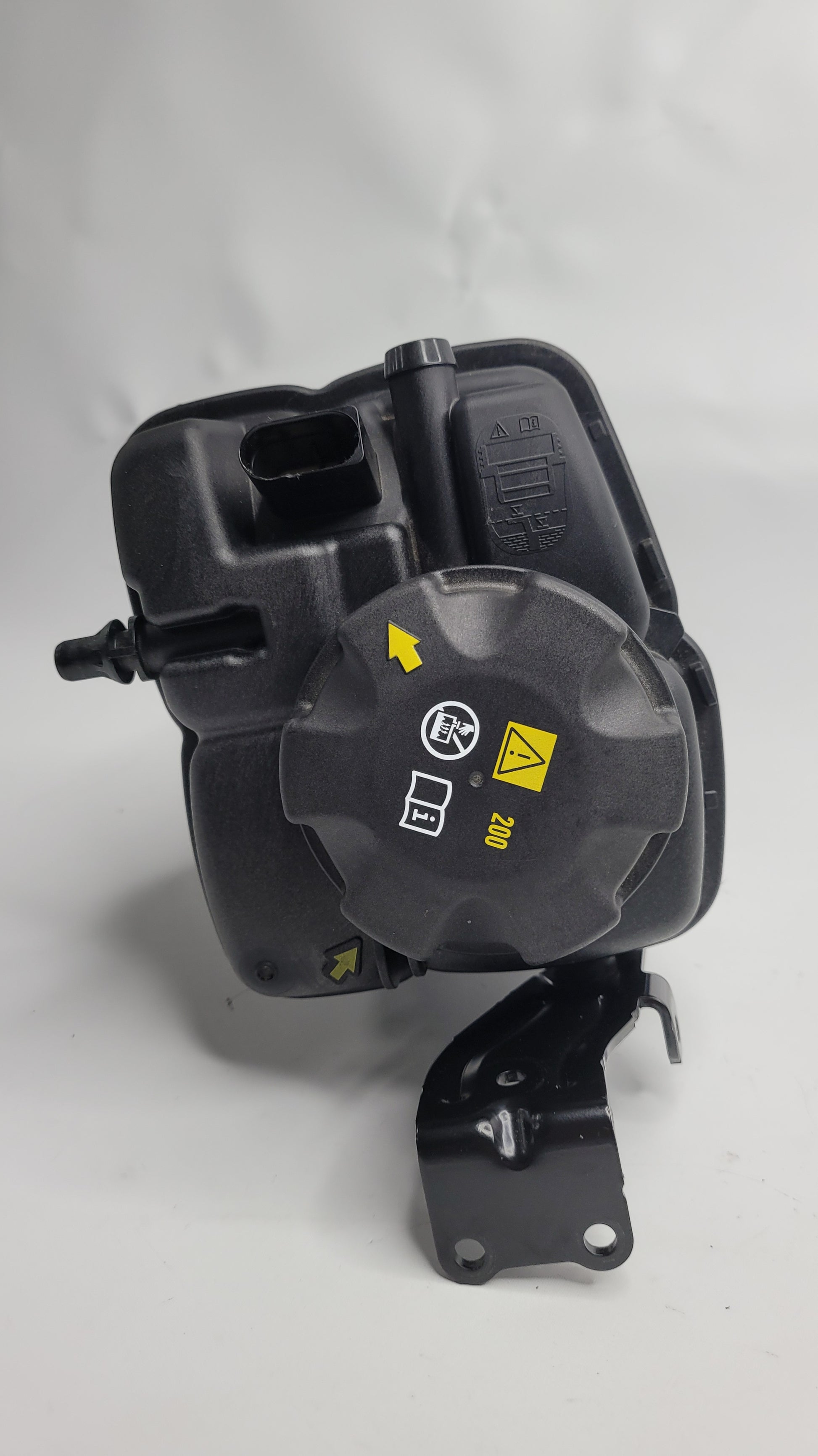 BMW G87 M2 G80 G81 M3 G82 G83 M4 WATER COOLANT TANK RESERVOIR 8093924 - MPerformance.parts