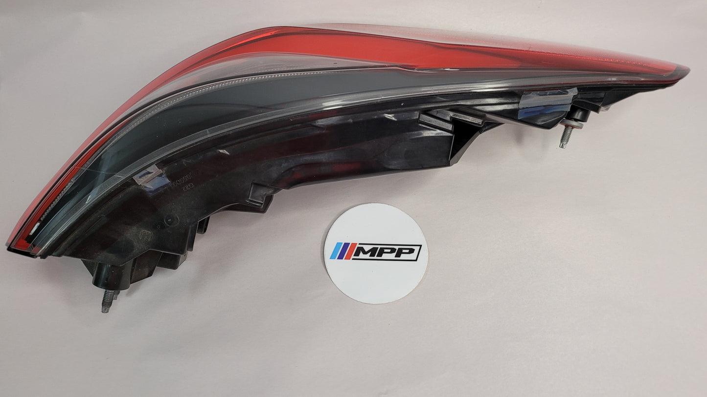 BMW M4 COMPETITION G82 REAR LIGHT ON THE BODY PASSENGER SIDE LEFT 7477603 - MPerformance.parts