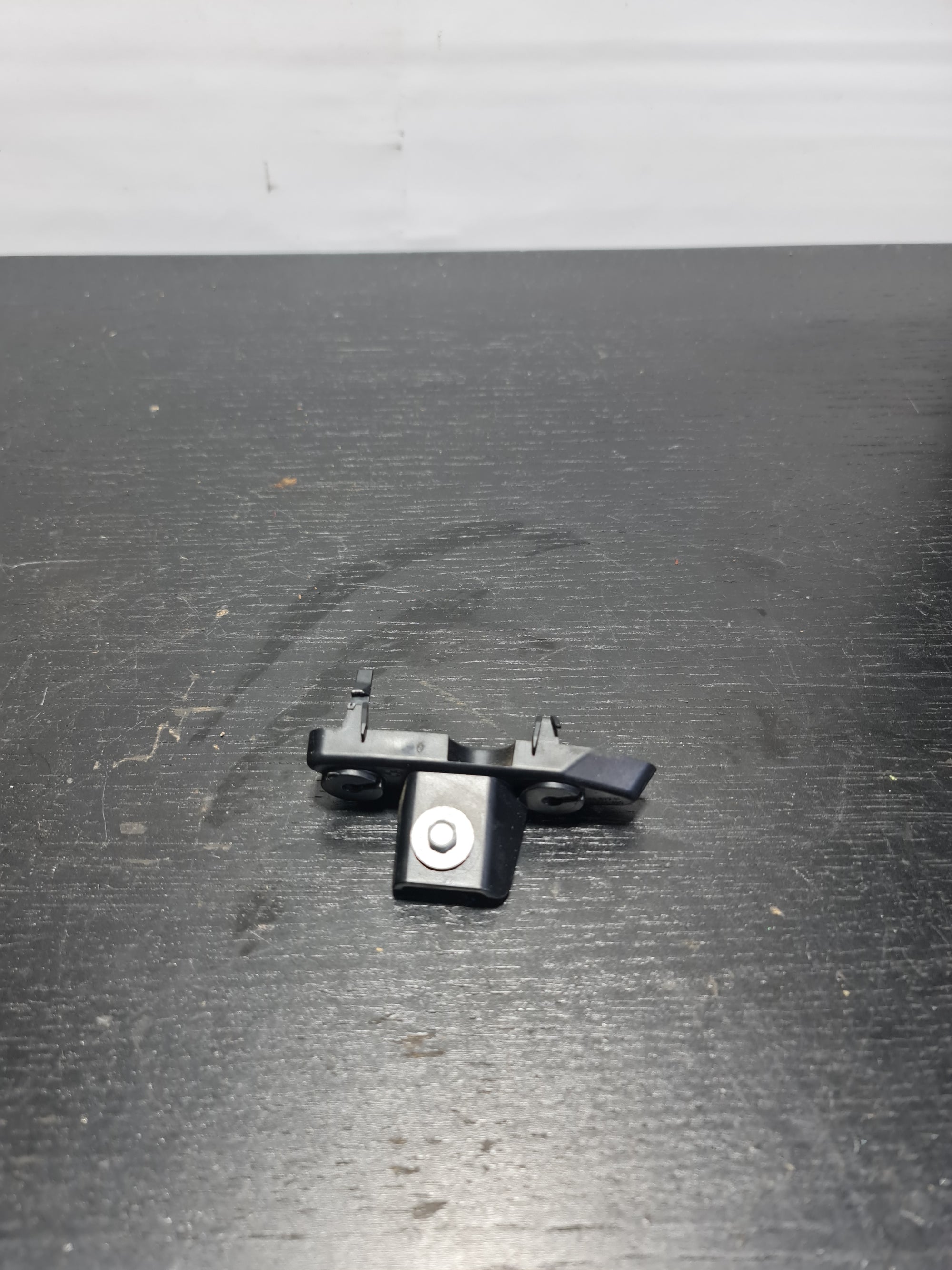 M3 M4 2021 2022 2023 2024 Front Right Bumper Lower Mount Bracket Guide 51118069420 - MPerformance.parts