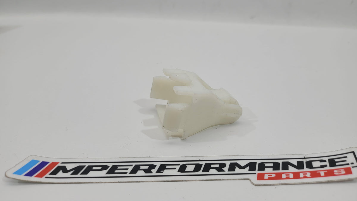 BMW m3 F80 Rear Seat Clip 7157536