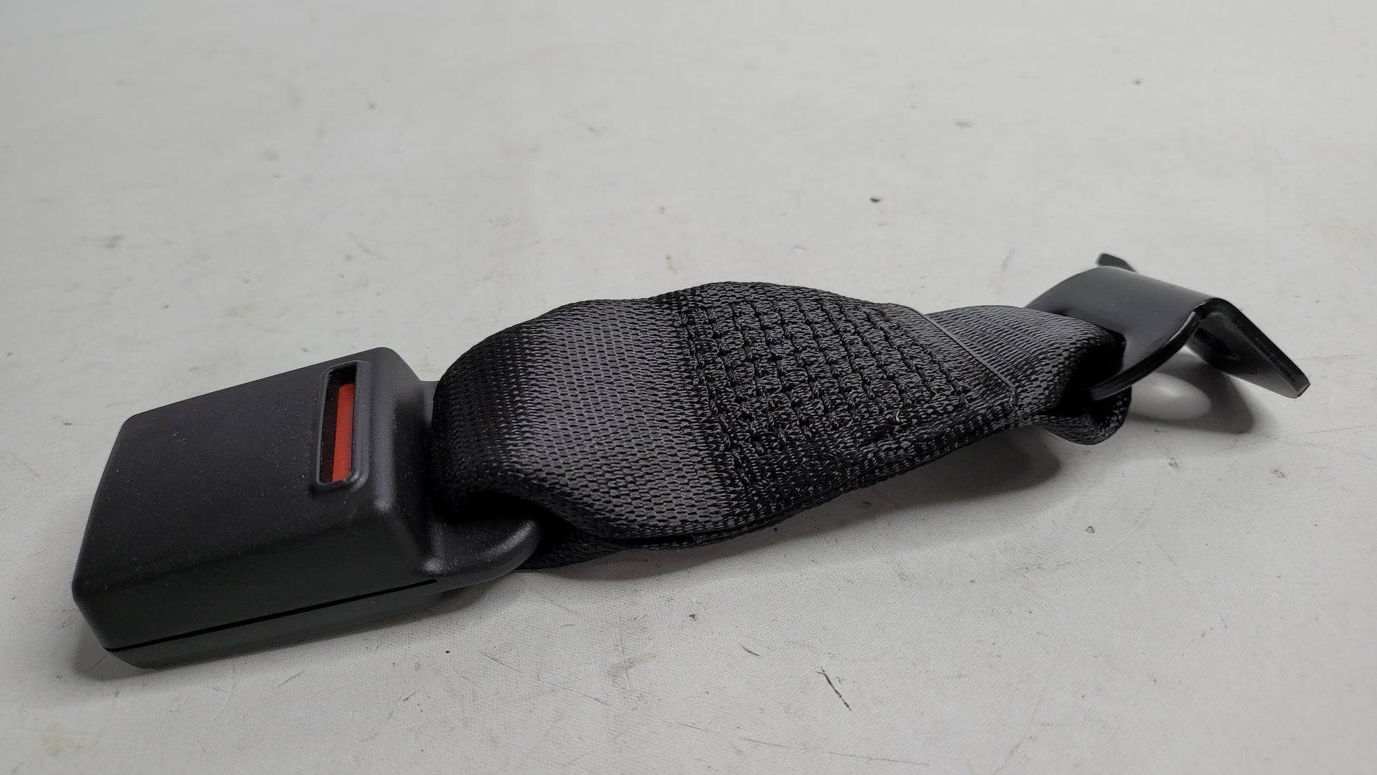 BMW M3 G80 - REAR Centre SEAT BELT Buckle / Receiver 7496283 - MPerformance.parts