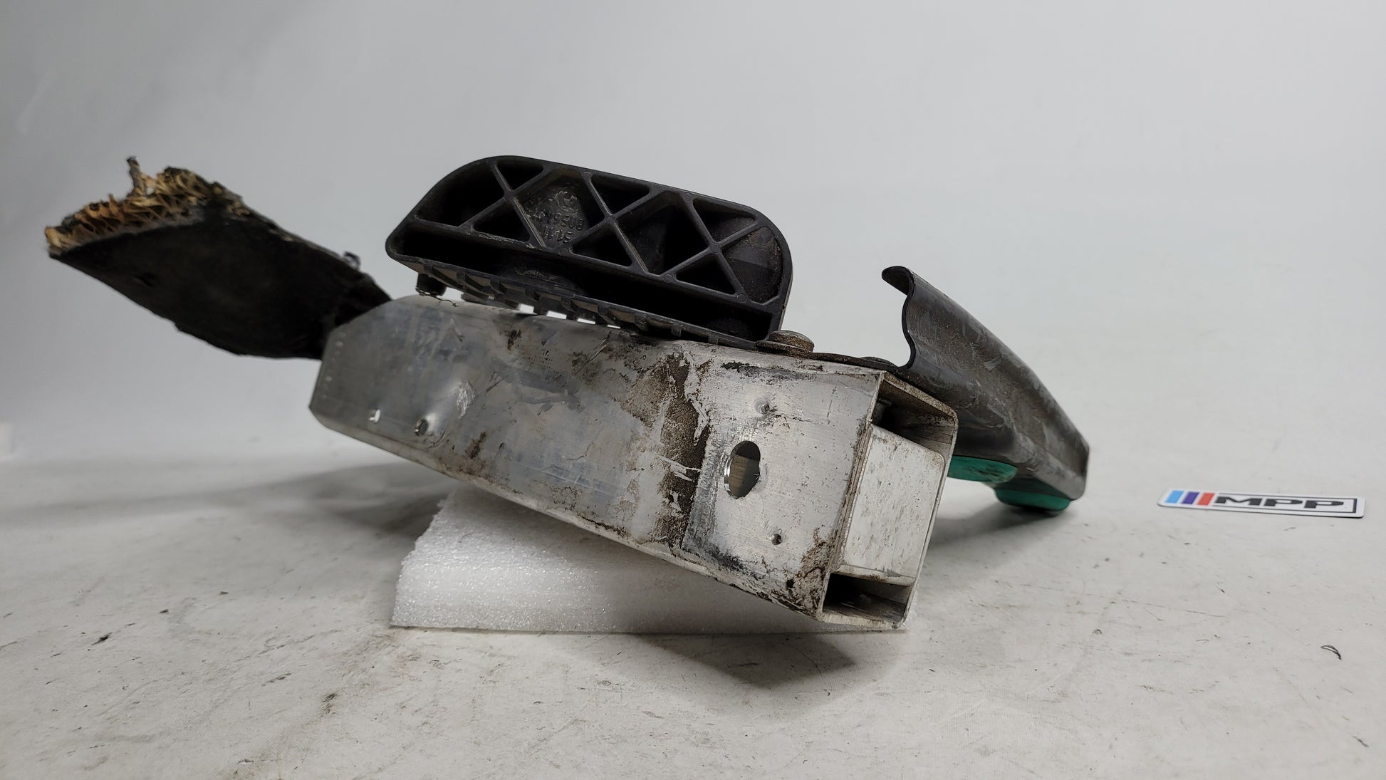 BMW M3 F80 2018 Auxiliary Radiator Bracket Lower LHS 8055741 - MPerformance.parts