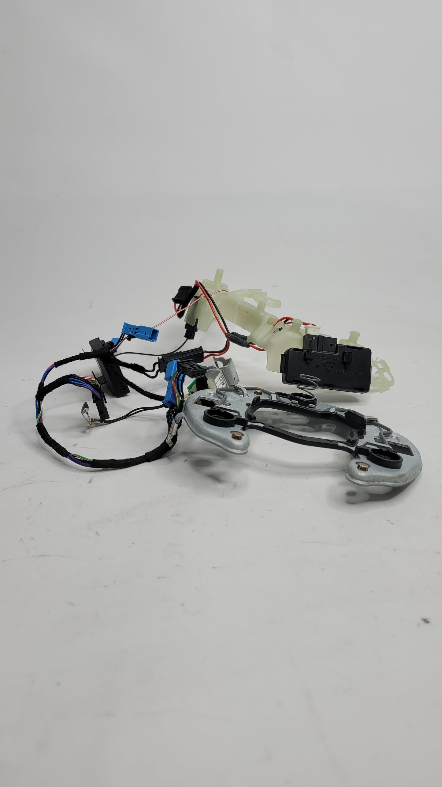 BMW M3 G80 M-TECH M SPORT PLATE SRS BRACKET 62821470 WITH HARNESS - MPerformance.parts