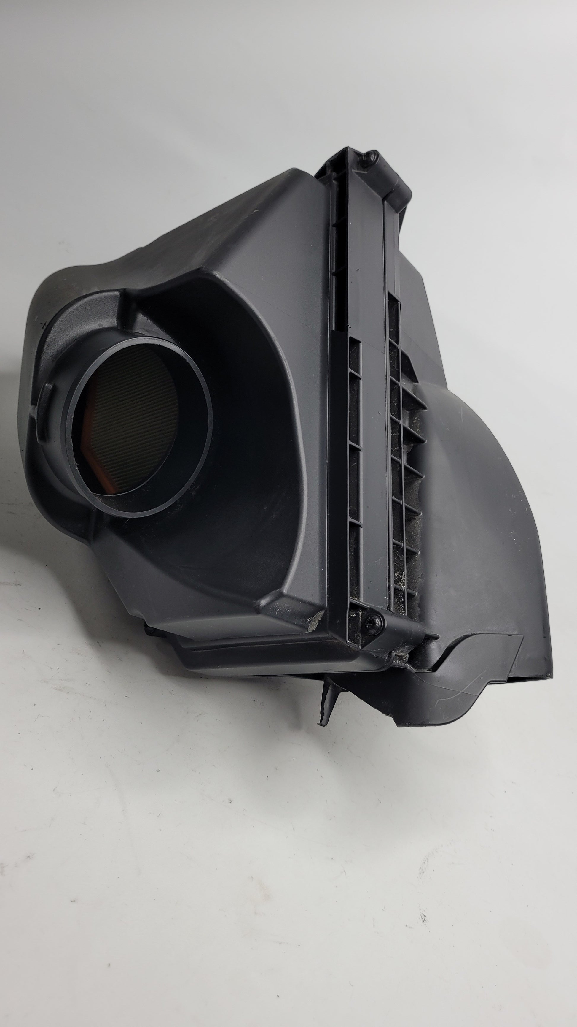 BMW M4 3.0L RWD RIGHT SIDE AIR CLEANER FILTER HOUSING BOX 8095805 - MPerformance.parts