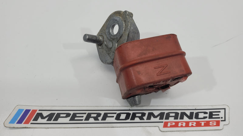MPerformance.parts G80 exhaust hanger 82672186, automotive metal exhaust mount with rubber insulation for G80 models.