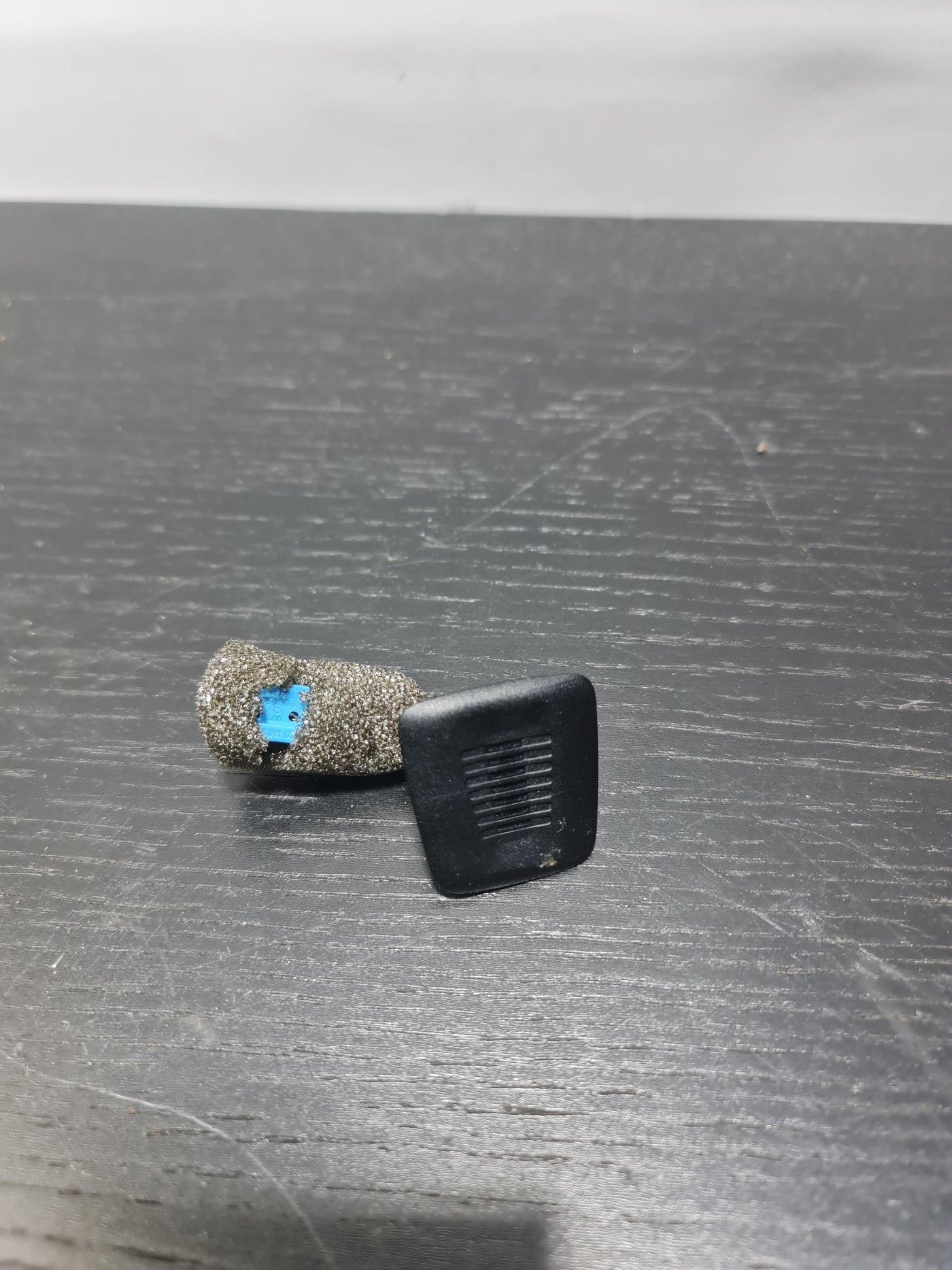 BMW M3 F80 CELL PHONE COMMUNICATION HANDS FREE MIC MICROPHONE OEM 6905981-03 - MPerformance.parts