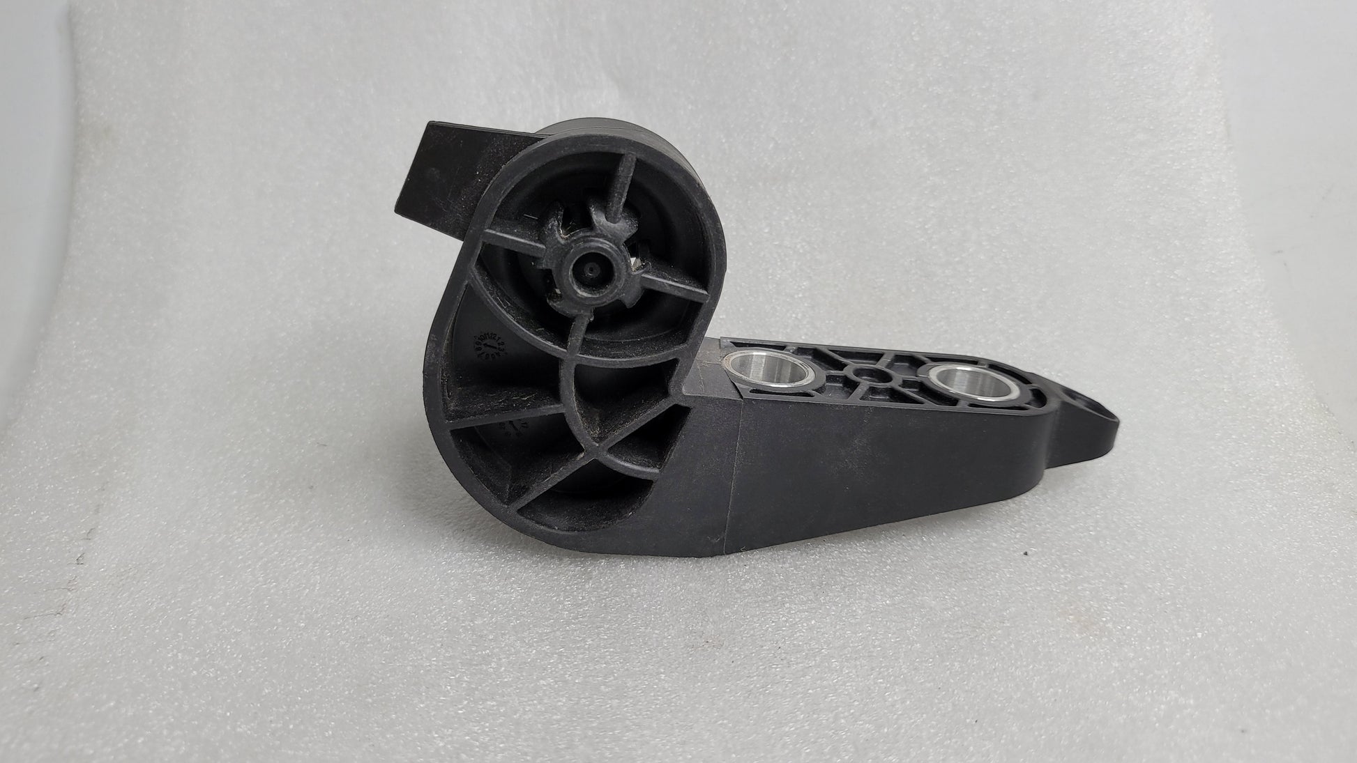 BMW M3 G80 Right Air Duct Bracket 7457052 - MPerformance.parts