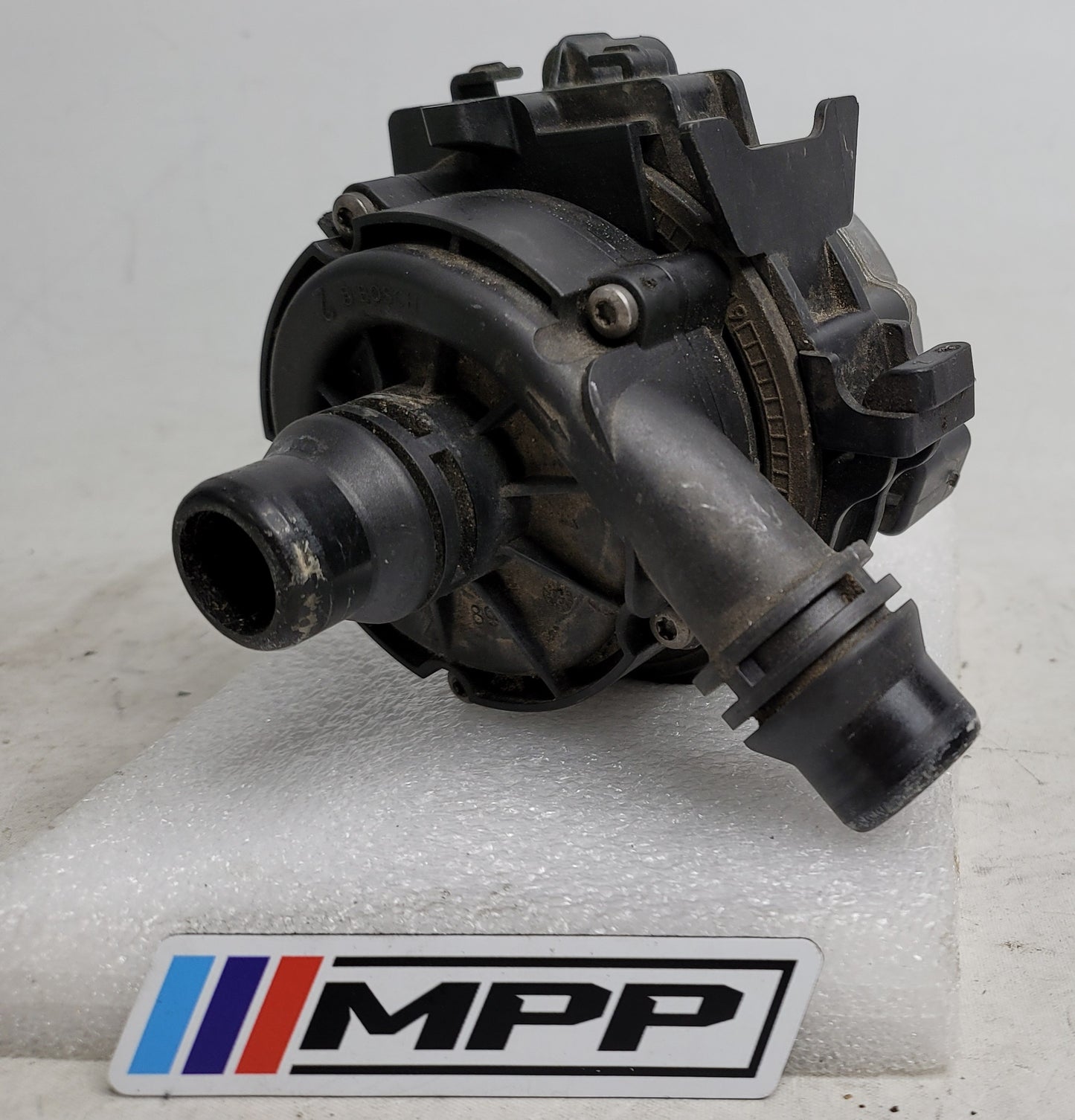 BMW 1 2 3 4 F20 F22 F30 F32 F36 B48 B58 AUXILIARY ELECTRIC COOLANT PUMP 8637953 - MPerformance.parts
