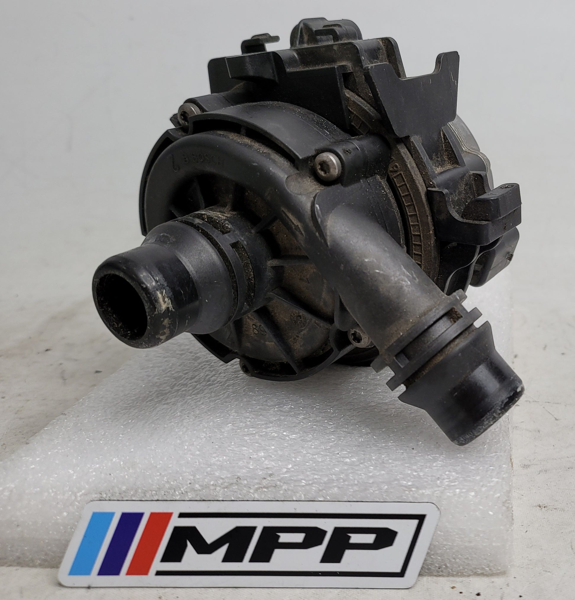 BMW 1 2 3 4 F20 F22 F30 F32 F36 B48 B58 AUXILIARY ELECTRIC COOLANT PUMP 8637953 - MPerformance.parts
