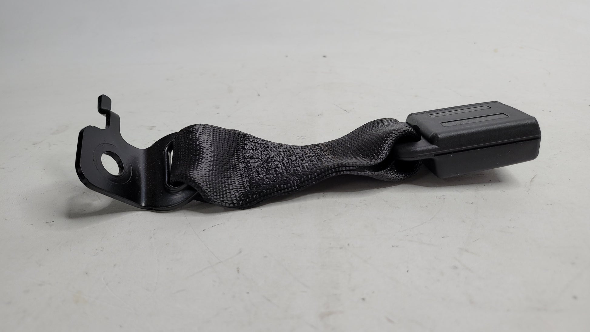BMW M3 G80 - REAR Centre SEAT BELT Buckle / Receiver 7496283 - MPerformance.parts