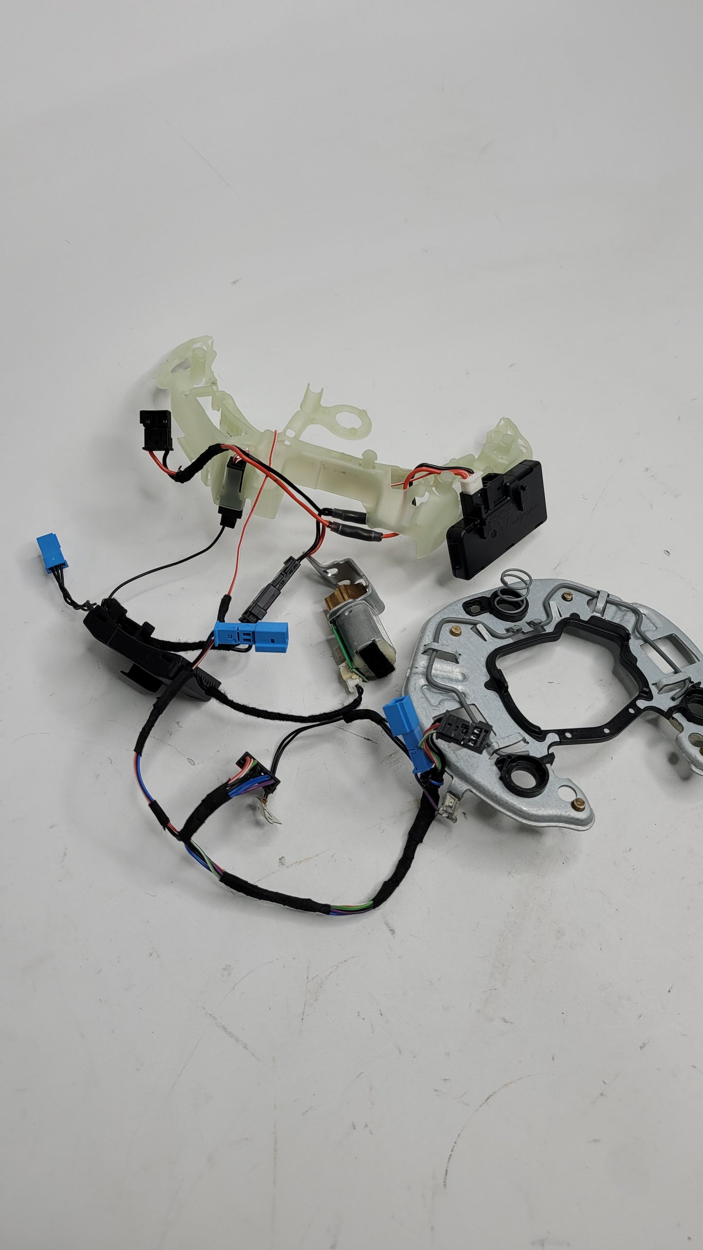 BMW M3 G80 M-TECH M SPORT PLATE SRS BRACKET 62821470 WITH HARNESS - MPerformance.parts