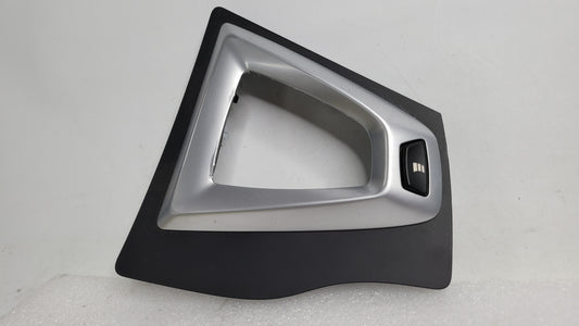 BMW M3/M4 F80/F82 OEM Gear Surround Trim Panel 82417001