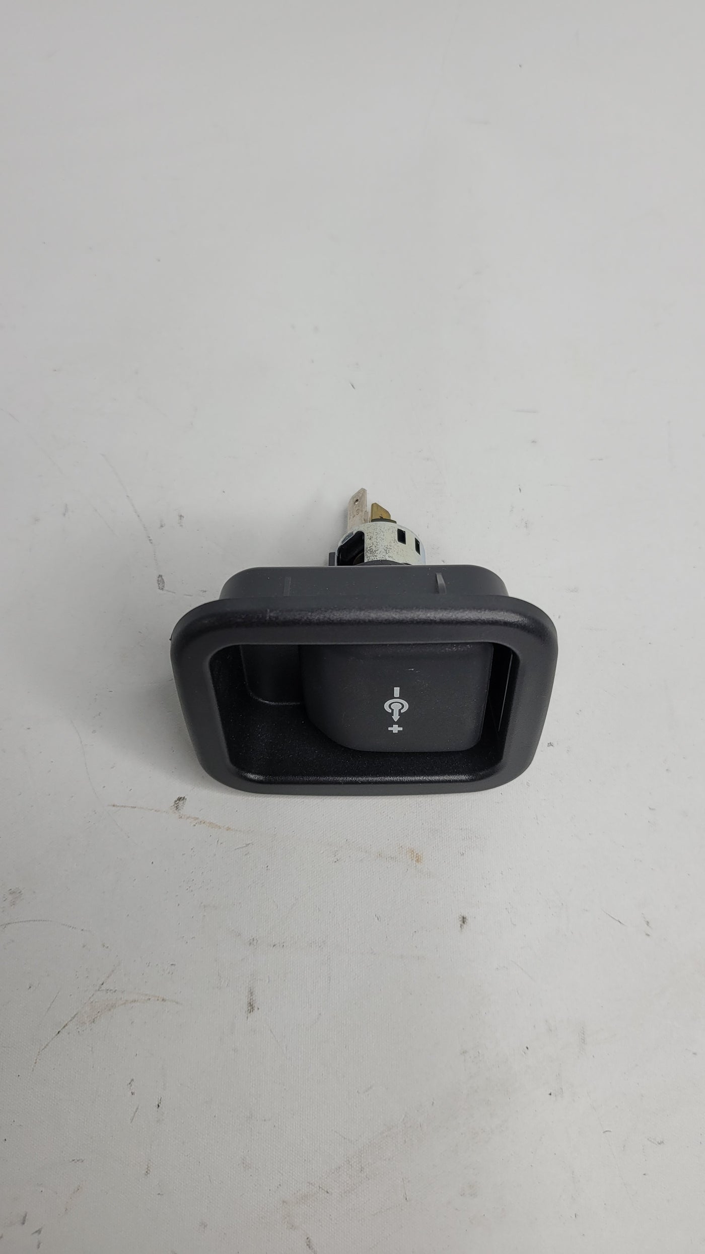 BMW M3 F80 REAR LEFT QUARTER SOCKET CHARGING PORT OUTLET INLET - 7143111 - MPerformance.parts
