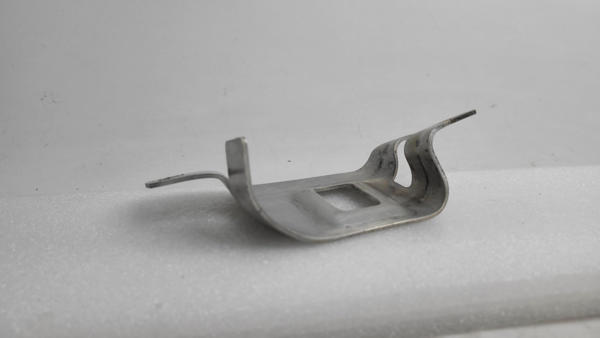 BMW M3 G80 FRONT BUMPER RIGHT MOUNT VERTICAL CONNECTION 7422224 - MPerformance.parts