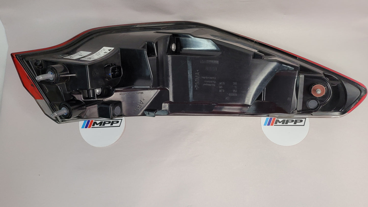 BMW M4 COMPETITION G82 REAR LIGHT ON THE BODY PASSENGER SIDE LEFT 7477603 - MPerformance.parts