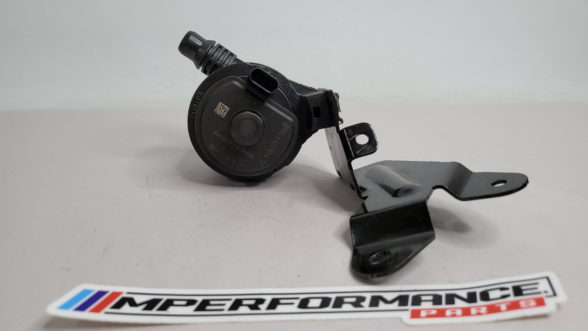 BMW 3 Series G20 Auxiliary Water Coolant Pump 8671654 - MPerformance.parts