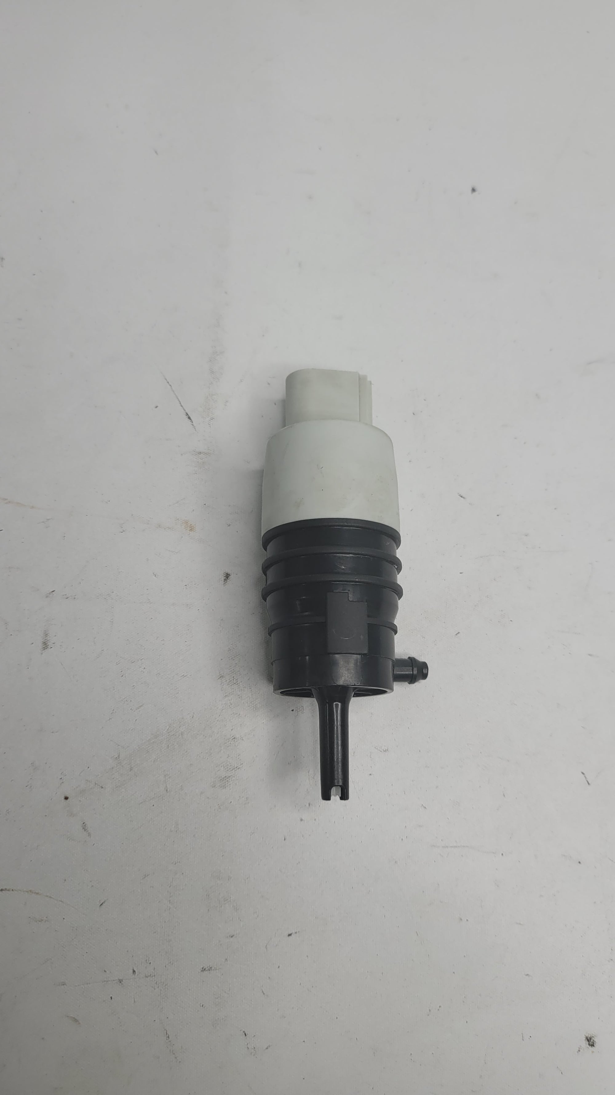 BMW G80 M3 - Windshield Washer PUMP 8736998 - MPerformance.parts