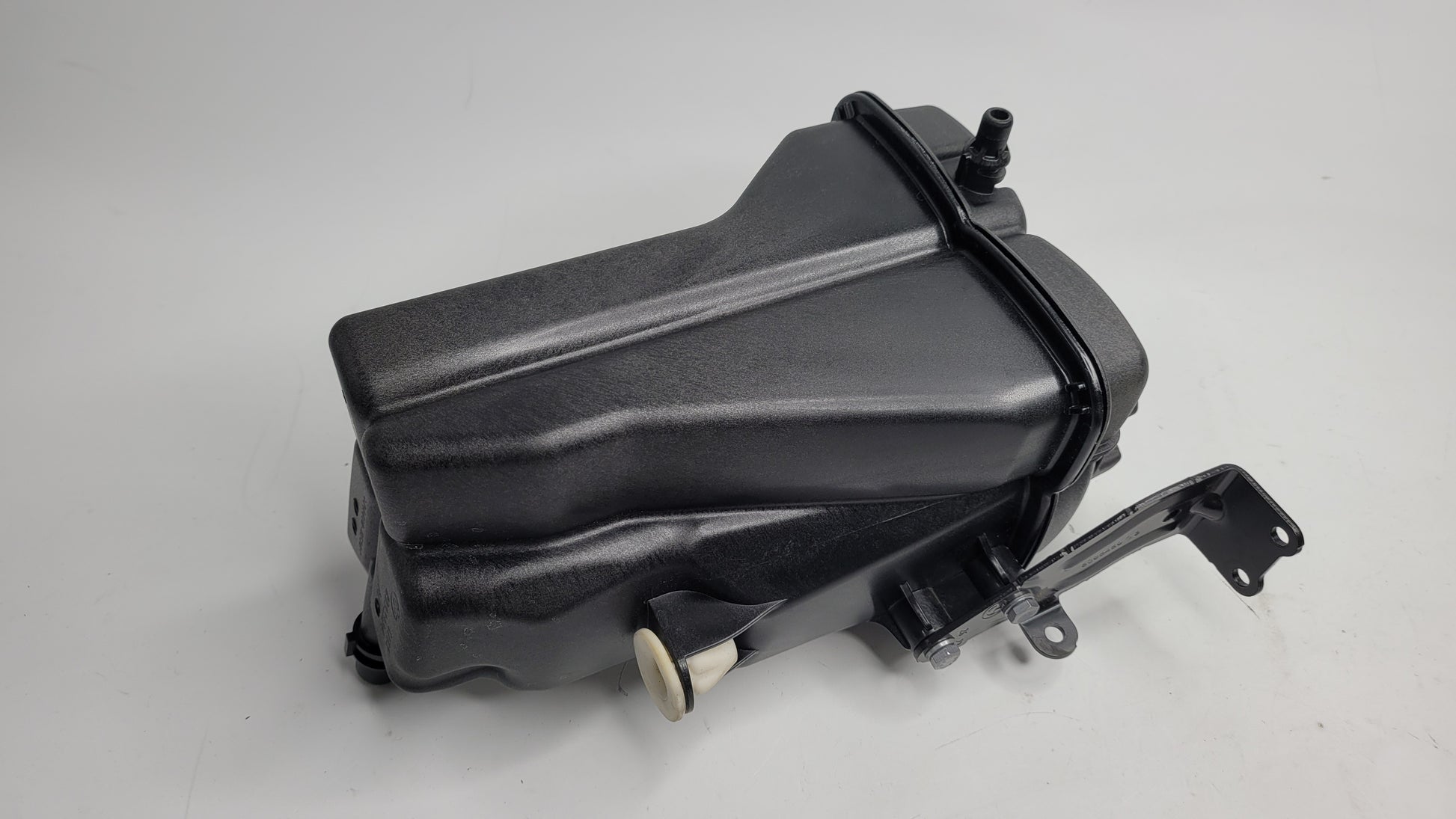 BMW G87 M2 G80 G81 M3 G82 G83 M4 WATER COOLANT TANK RESERVOIR 8093924 - MPerformance.parts
