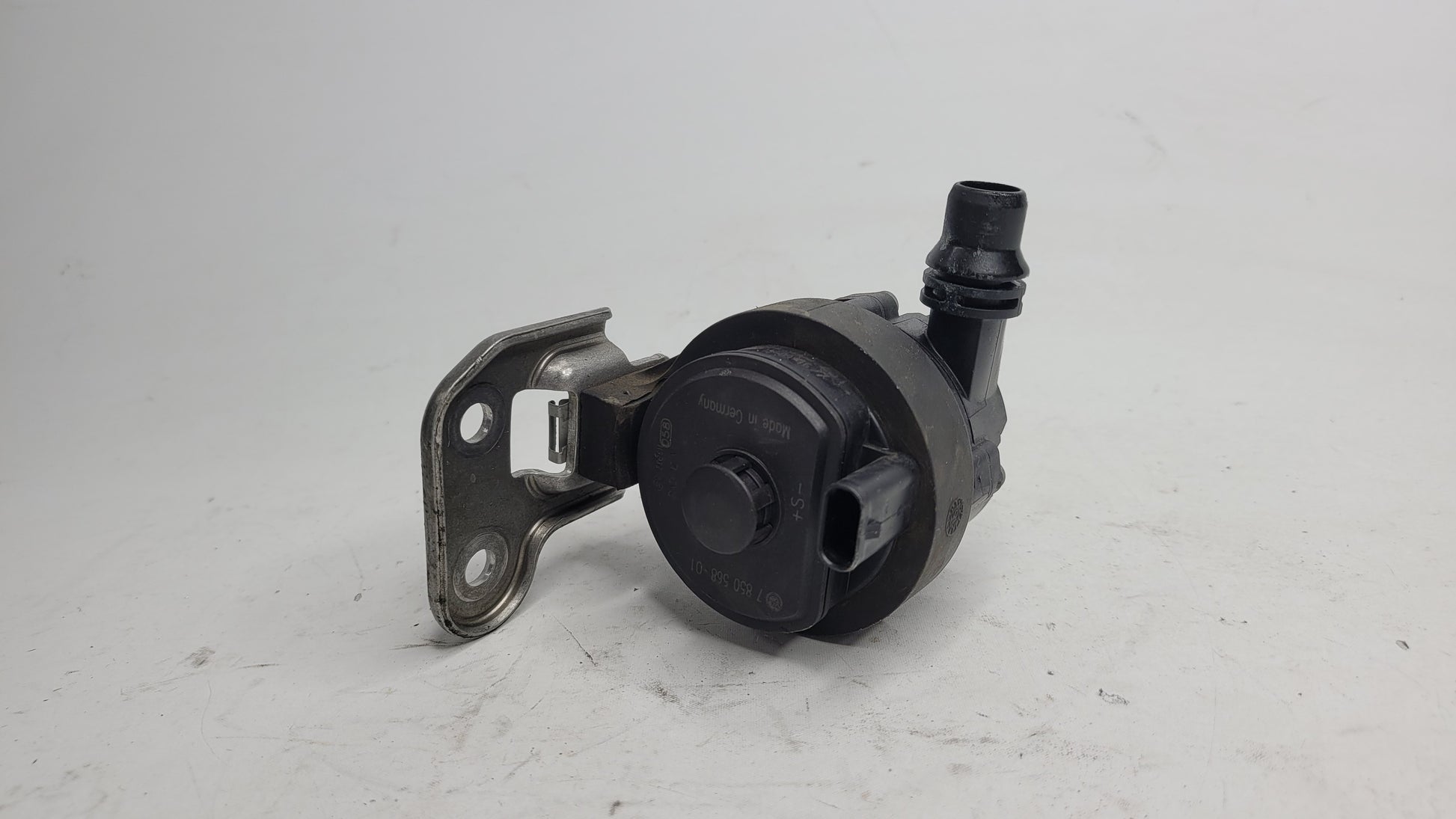 F80 BMW M3 AUXILIARY WATER PUMP 3.0 PETROL 7850568 - MPerformance.parts