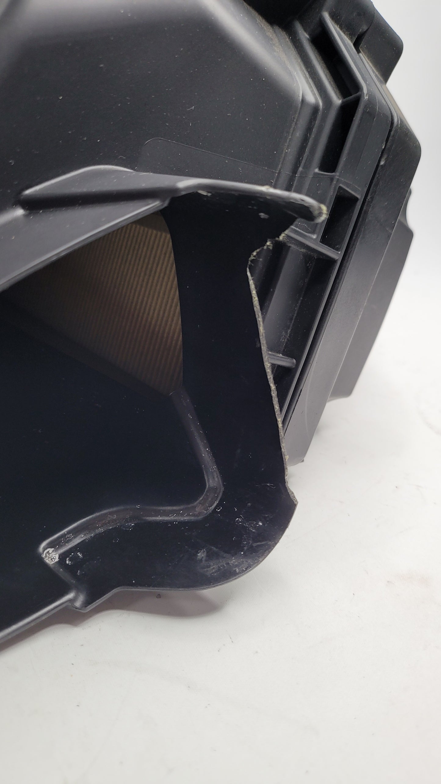 BMW M4 3.0L RWD RIGHT SIDE AIR CLEANER FILTER HOUSING BOX 8095805 - MPerformance.parts