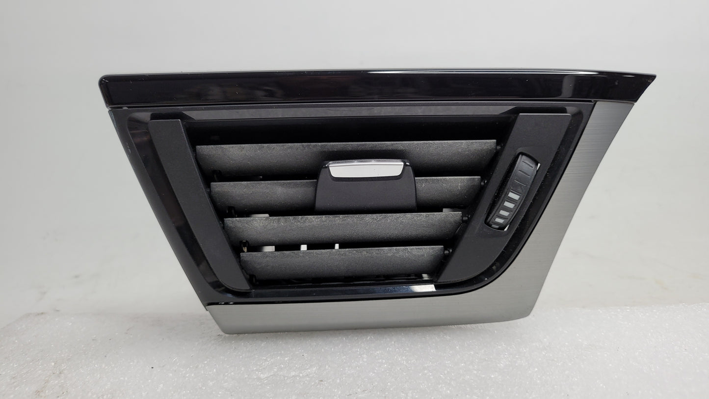 BMW F30 316 320 328 330 FRONT DASH AC VENT RH DRIVER RIGHT HAND 9231995 - MPerformance.parts