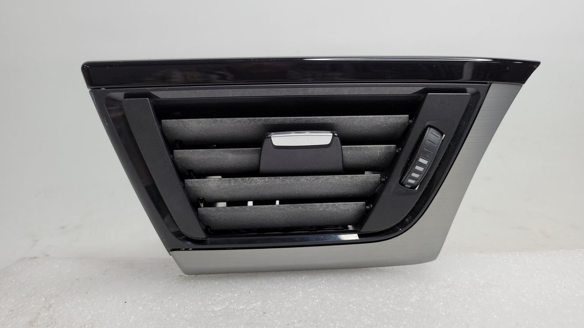 BMW F30 316 320 328 330 FRONT DASH AC VENT RH DRIVER RIGHT HAND 9231995 - MPerformance.parts