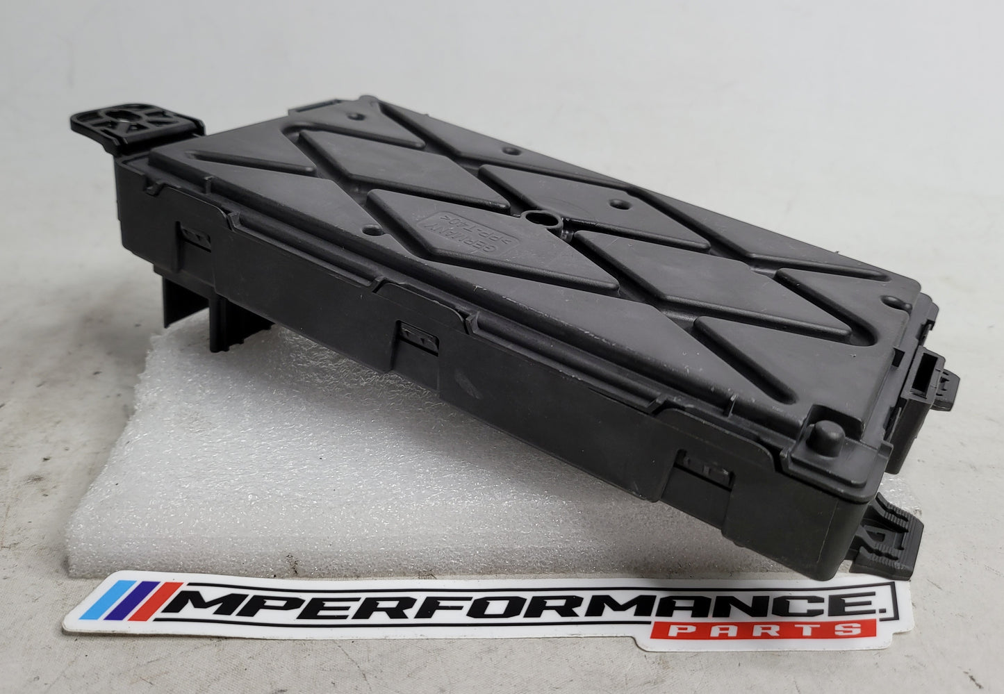 BMW F30 F80 F32 F33 F36 F20 F21 Rem Body Control V-2 REM Unit rear fuse box 6819333 - MPerformance.parts