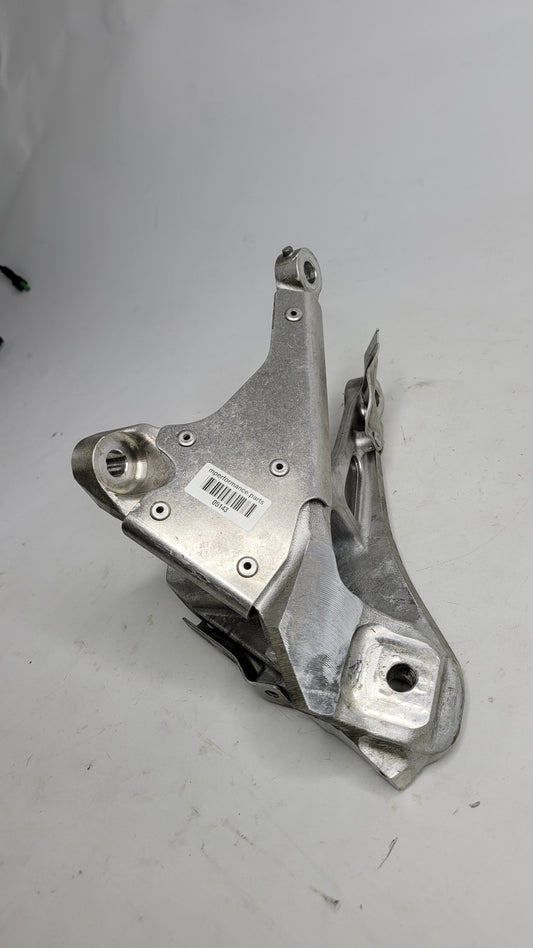 BMW F82 M4 F87 F80 F83 Right Engine Support Bracket 2284204 - MPerformance.parts