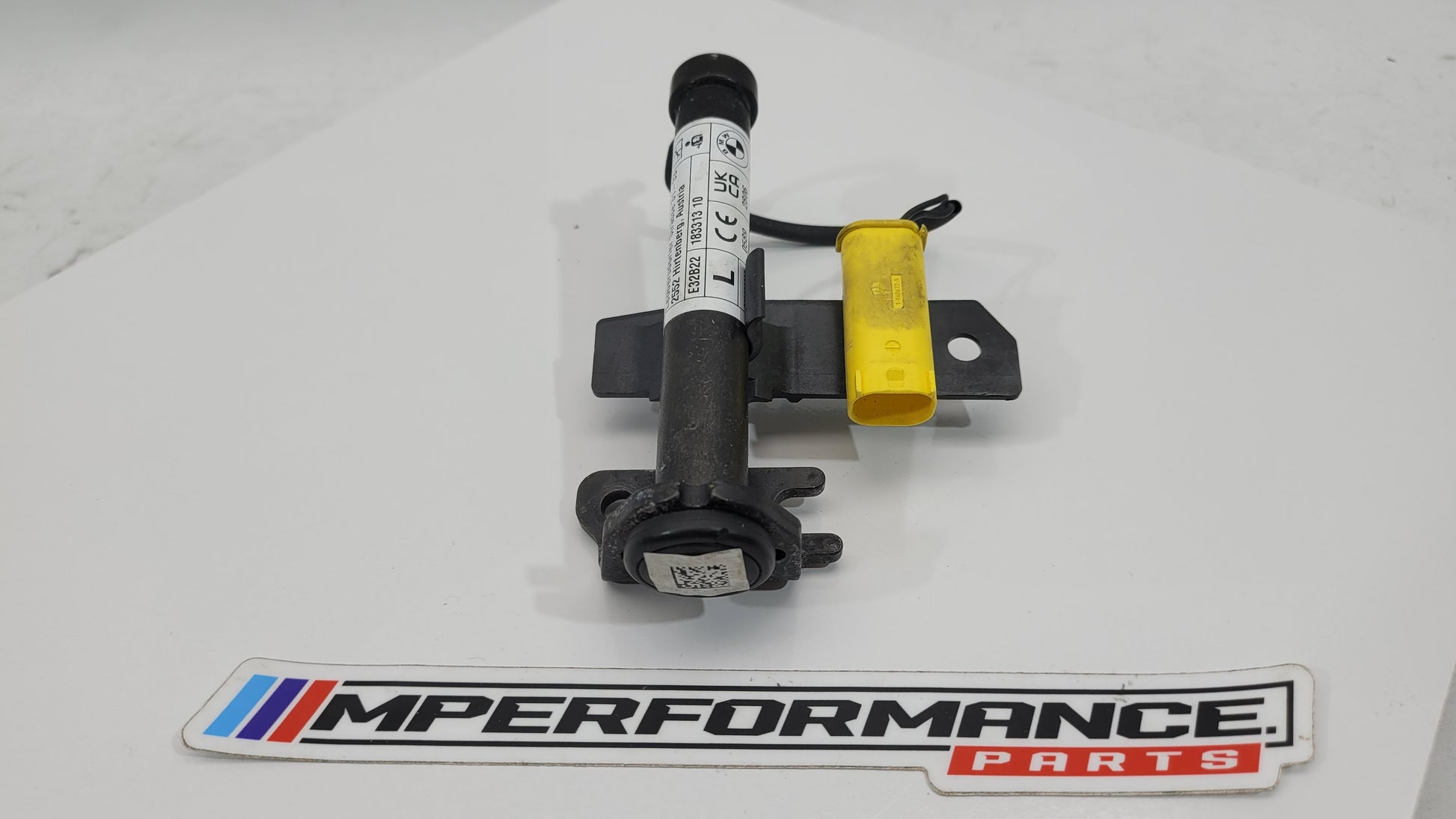 07018 - AL 7449429 10 - e32b22 - 183313 10 - flag damaged - MPerformance.parts
