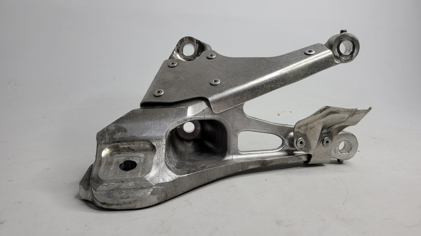 BMW F82 M4 F87 F80 F83 Right Engine Support Bracket 2284204 - MPerformance.parts