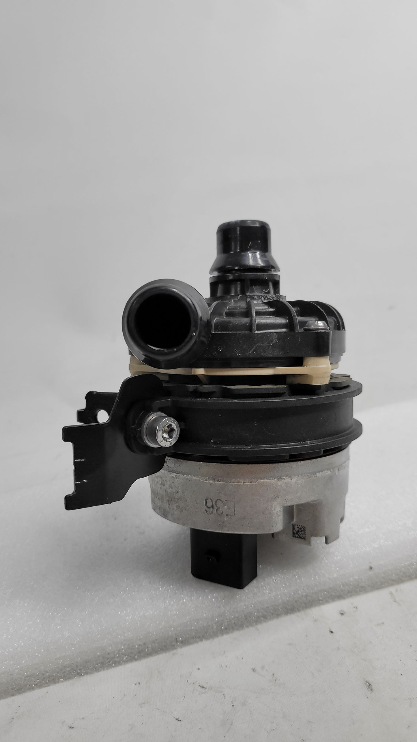 BMW M3 Competition G80 Radiator Auxiliary Pump 5A30246-01 - MPerformance.parts