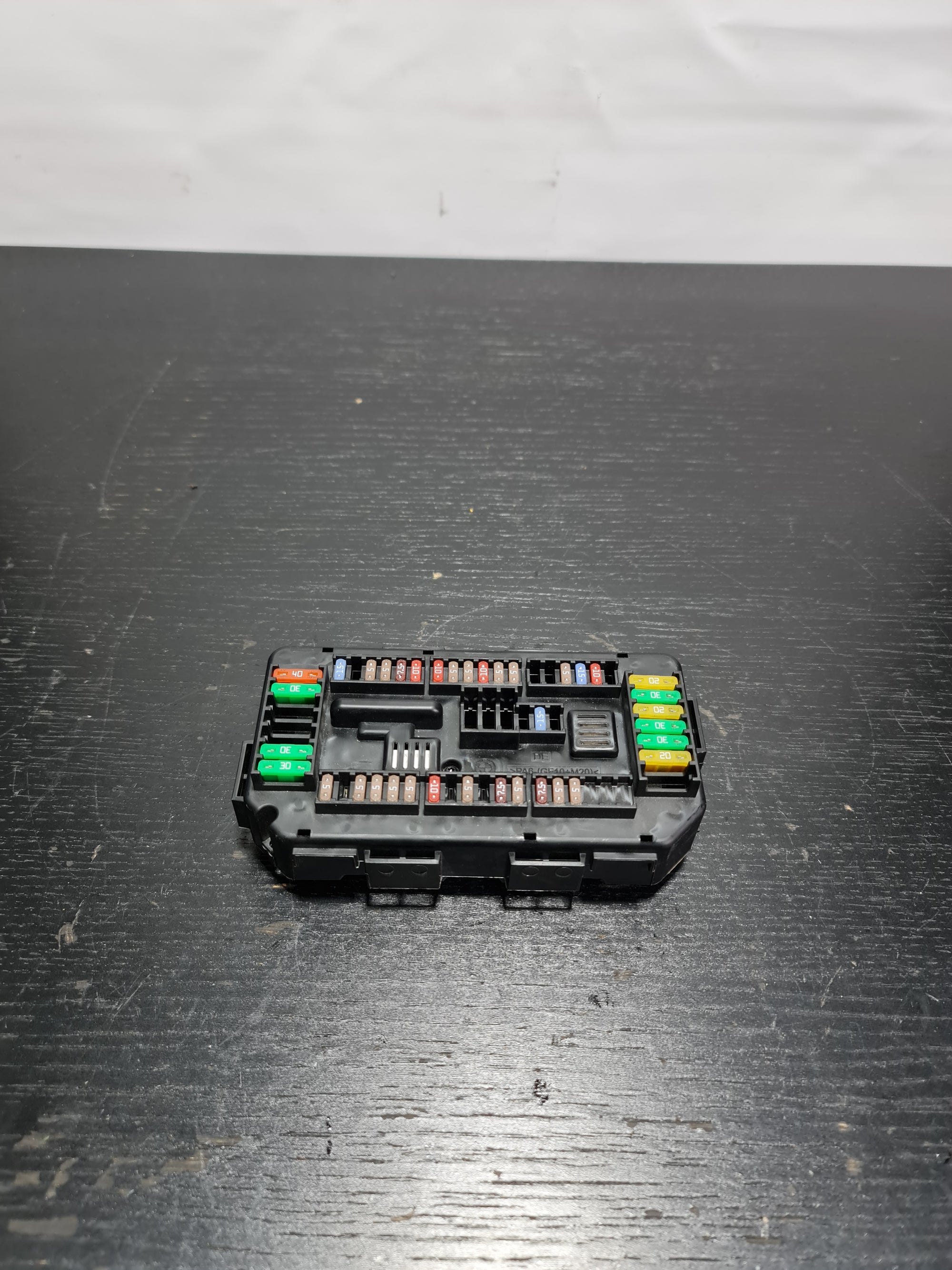 BMW 1 2 3 4 SERIES F20 F21 F22 F30 F31 F32 F36 FRONT FUSE BOX 9389068 01 - MPerformance.parts